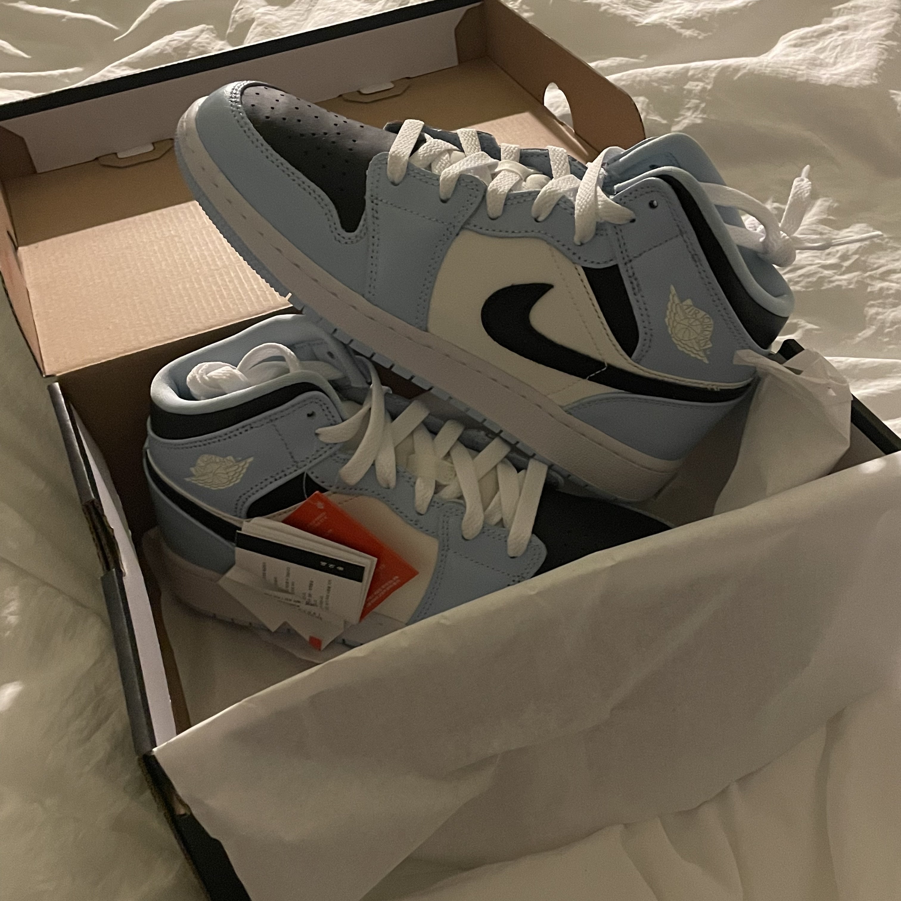 (GS) Jordan 1 Mid Ice Blue Black 착용 스타일 - 2