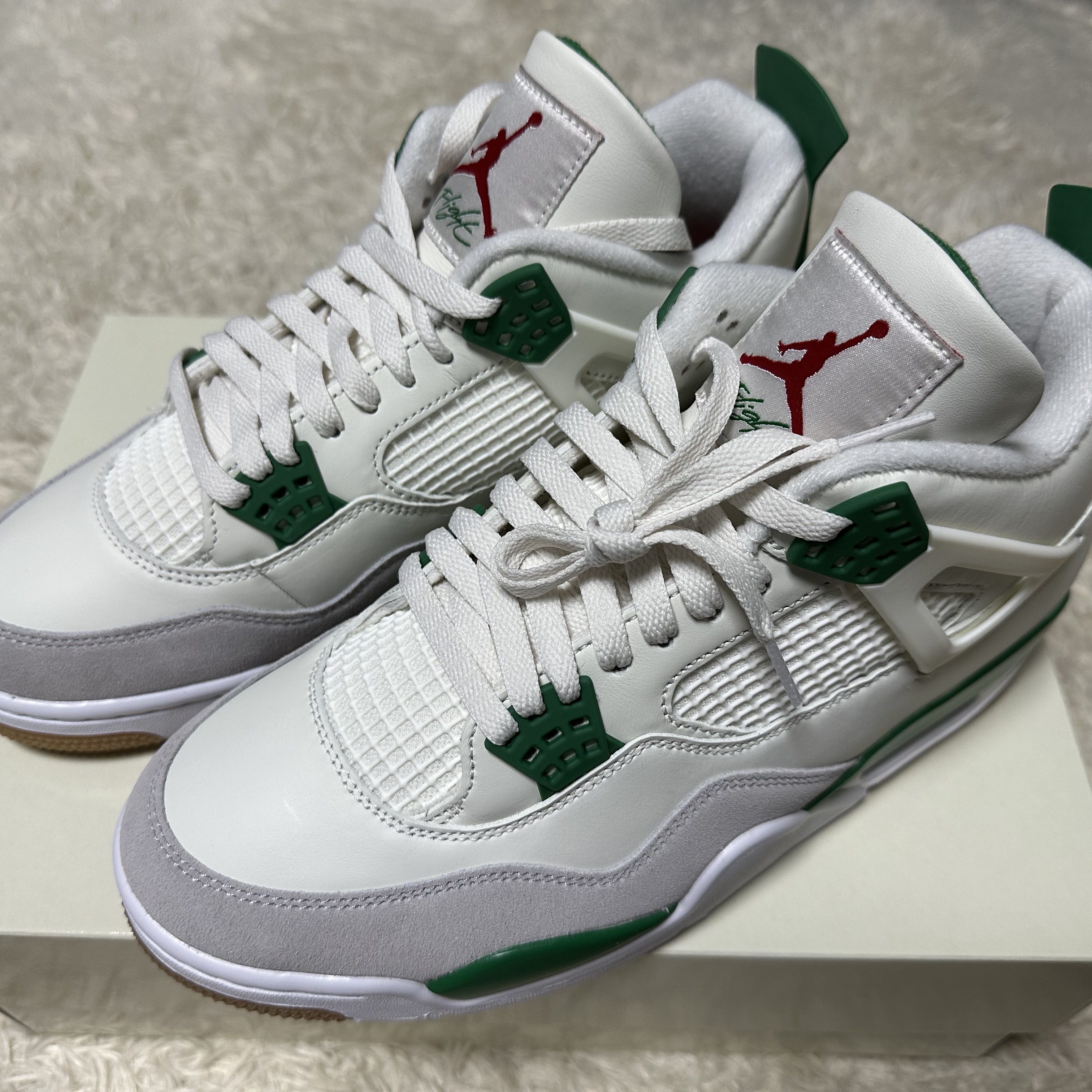 Jordan 4 x Nike SB Retro SP Pine Green 착용 스타일 - 1