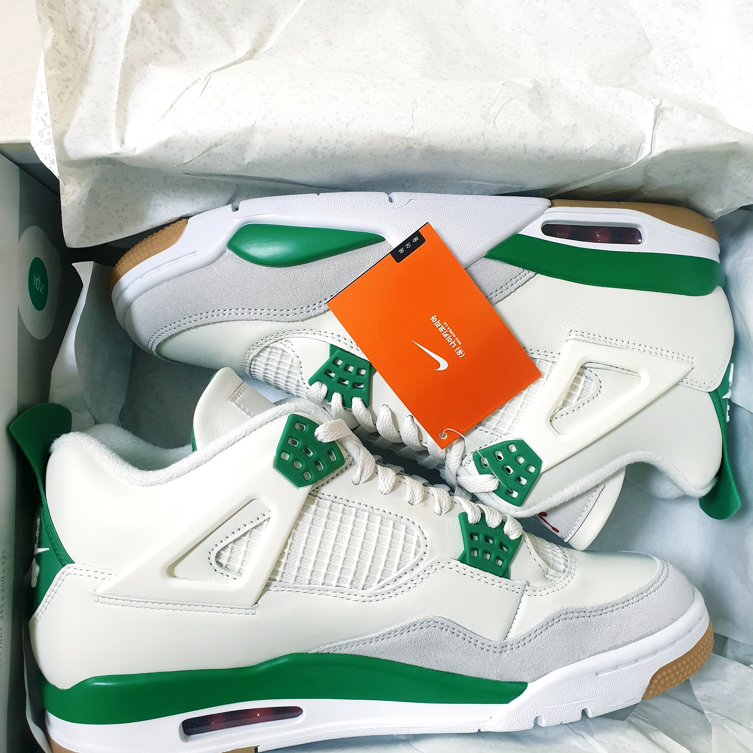 Jordan 4 x Nike SB Retro SP Pine Green 착용 스타일 - 4