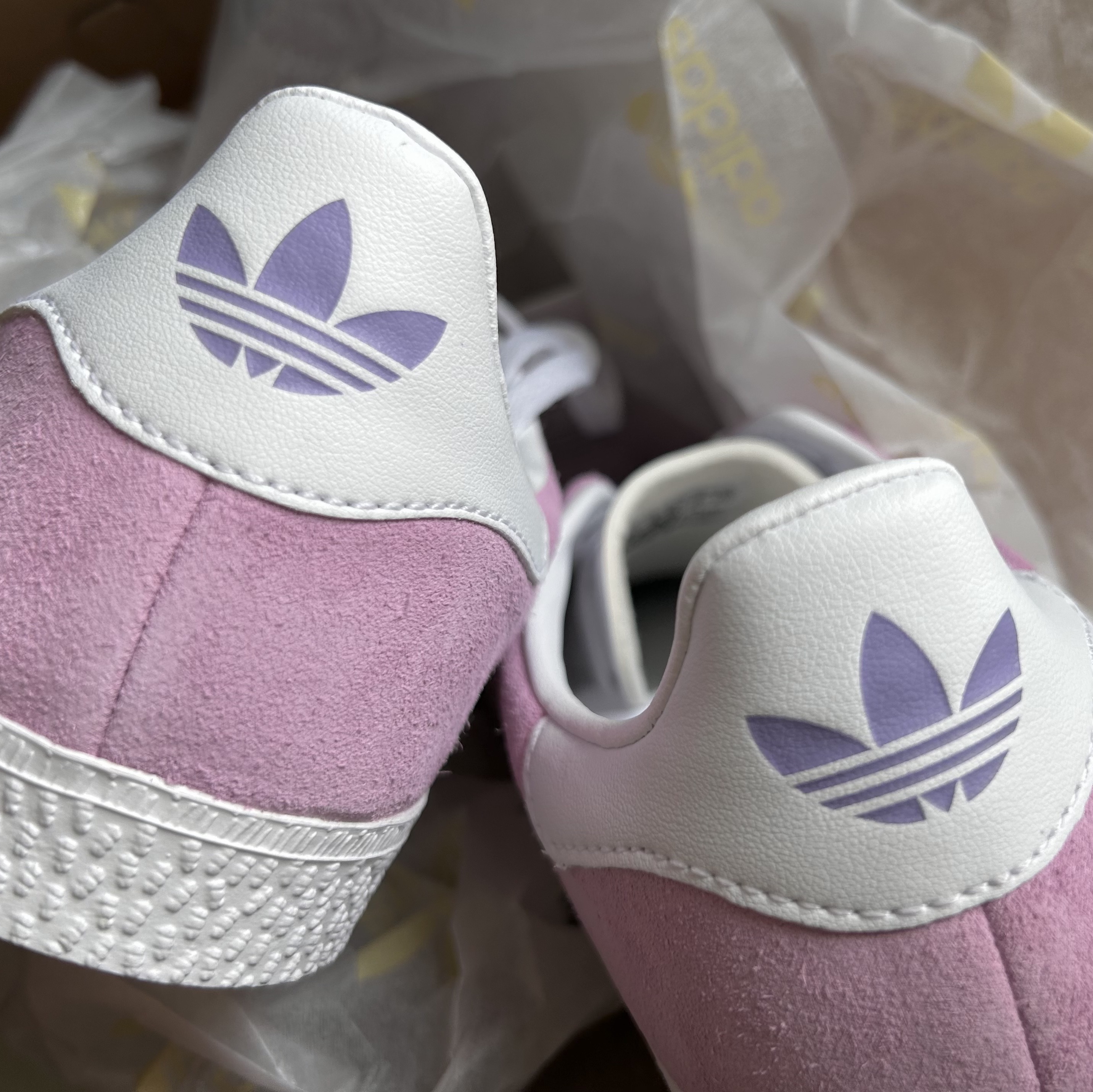(J) Adidas Gazelle Bliss Lilac 착용 스타일 - 2