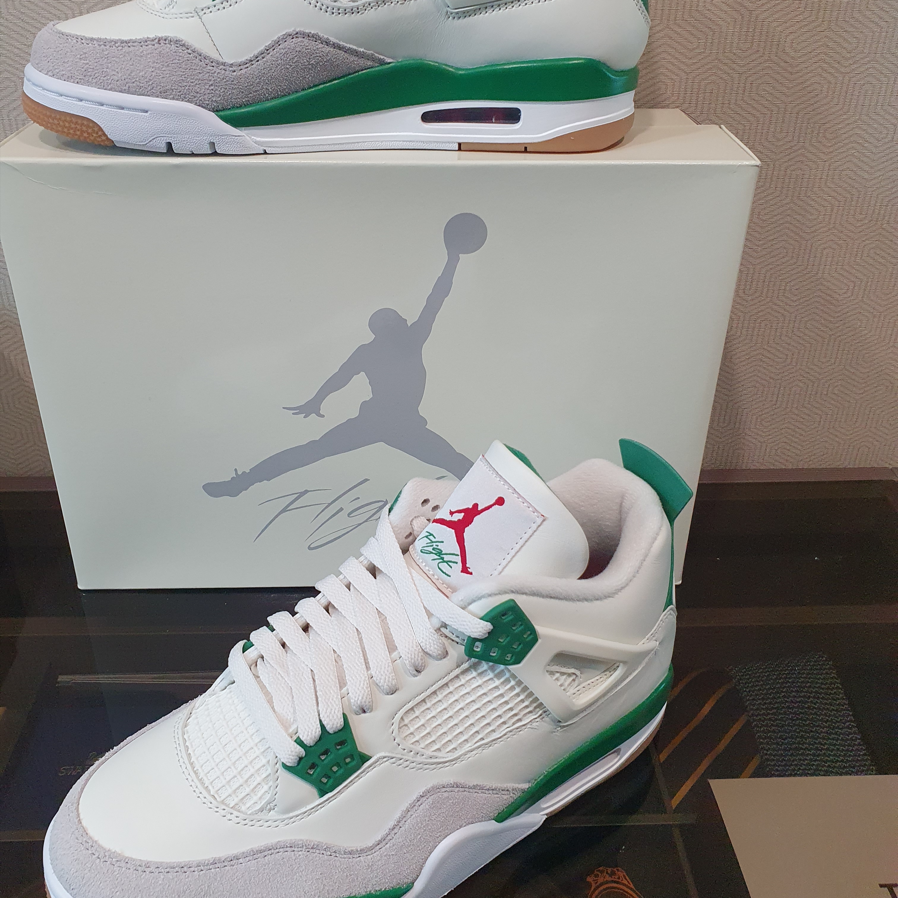 Jordan 4 x Nike SB Retro SP Pine Green 착용 스타일 - 2