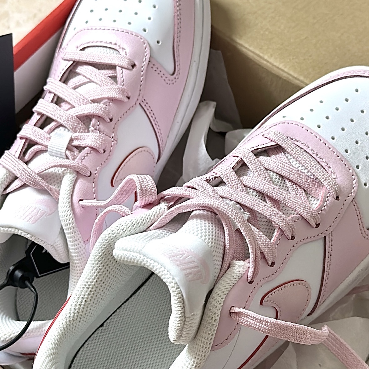 (GS) Nike Court Borough 2 SE White Pink Foam 착용 스타일