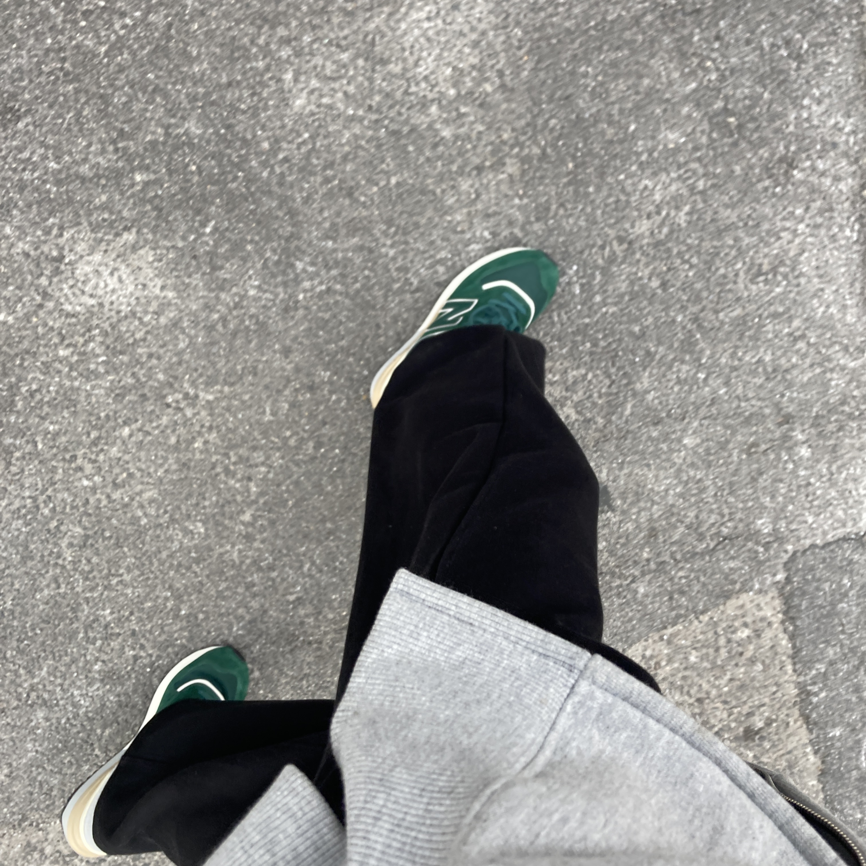 New Balance 574 Legacy Green 착용 스타일