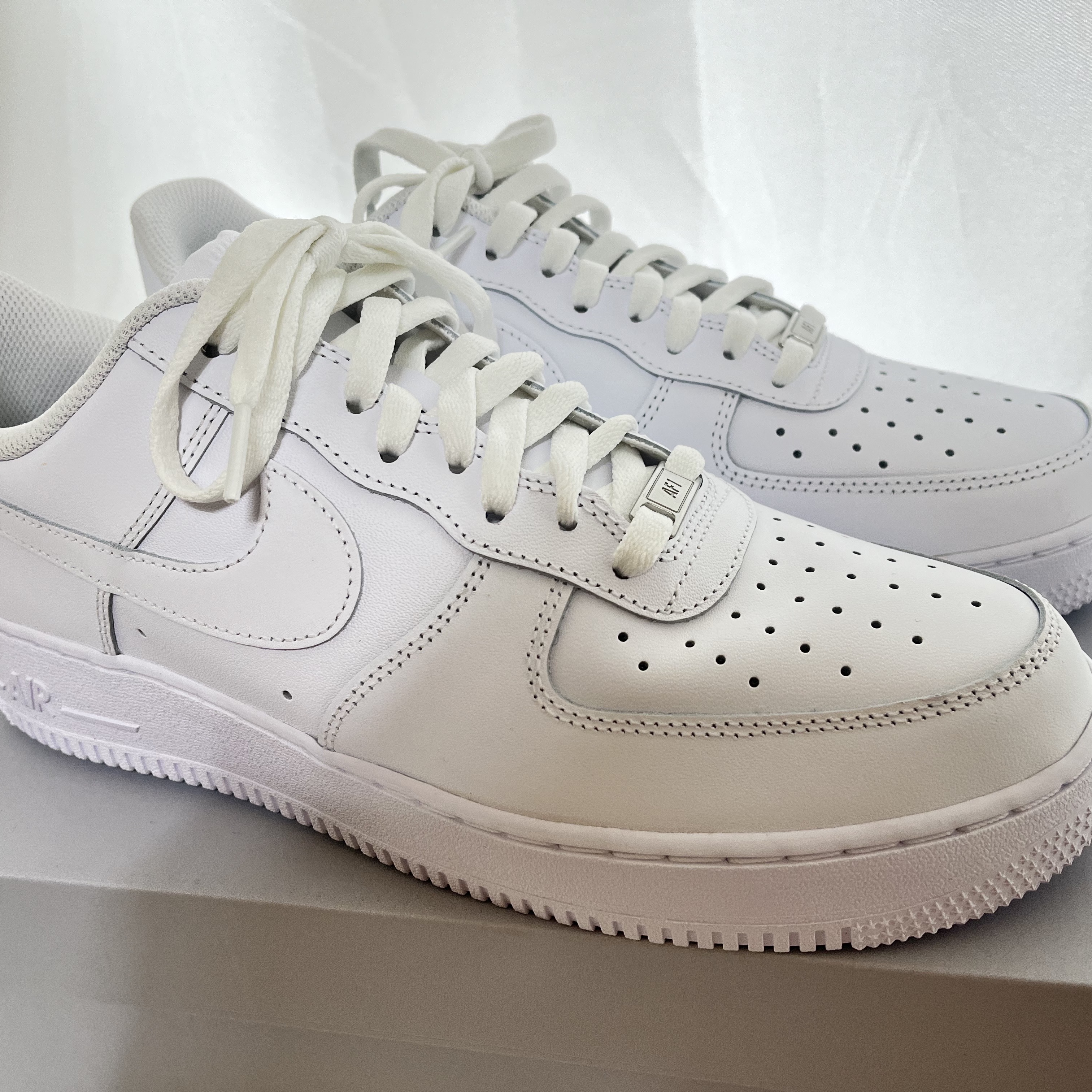 Nike Air Force 1 '07 Low White 착용 스타일 - 1