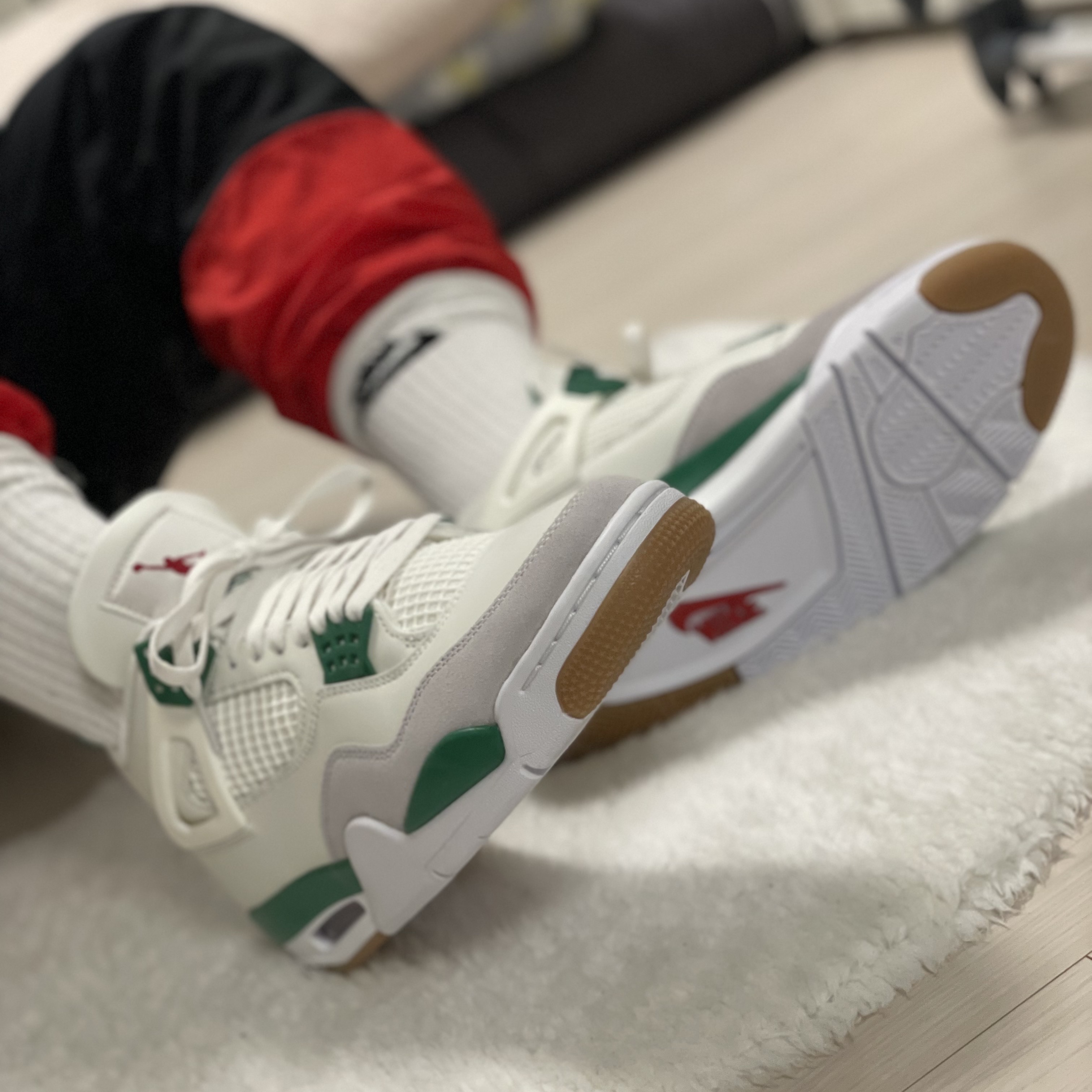 Jordan 4 x Nike SB Retro SP Pine Green 착용 스타일 - 2