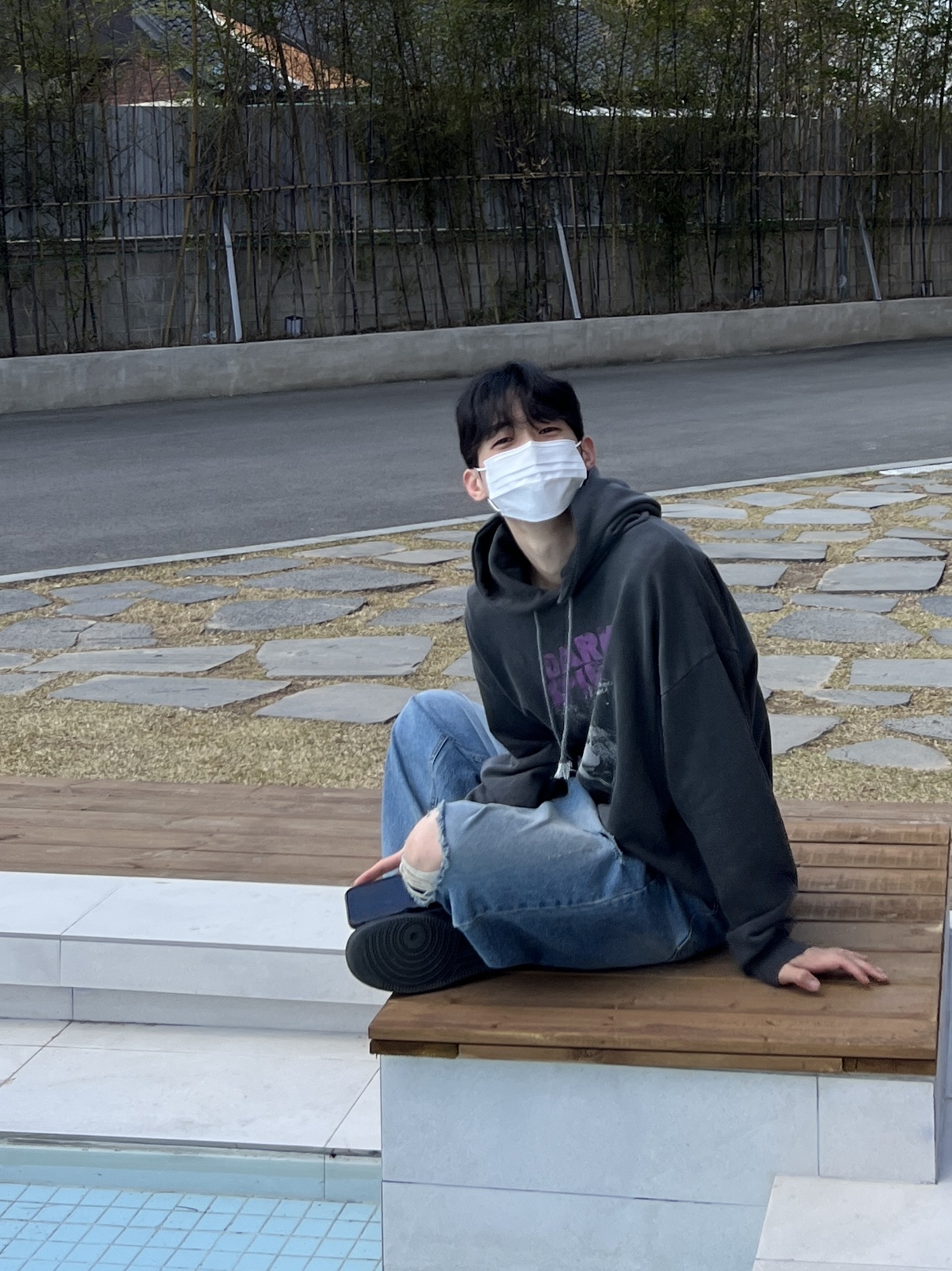 Nike Air Force 1 '07 Low Triple Black 착용 스타일 - 5