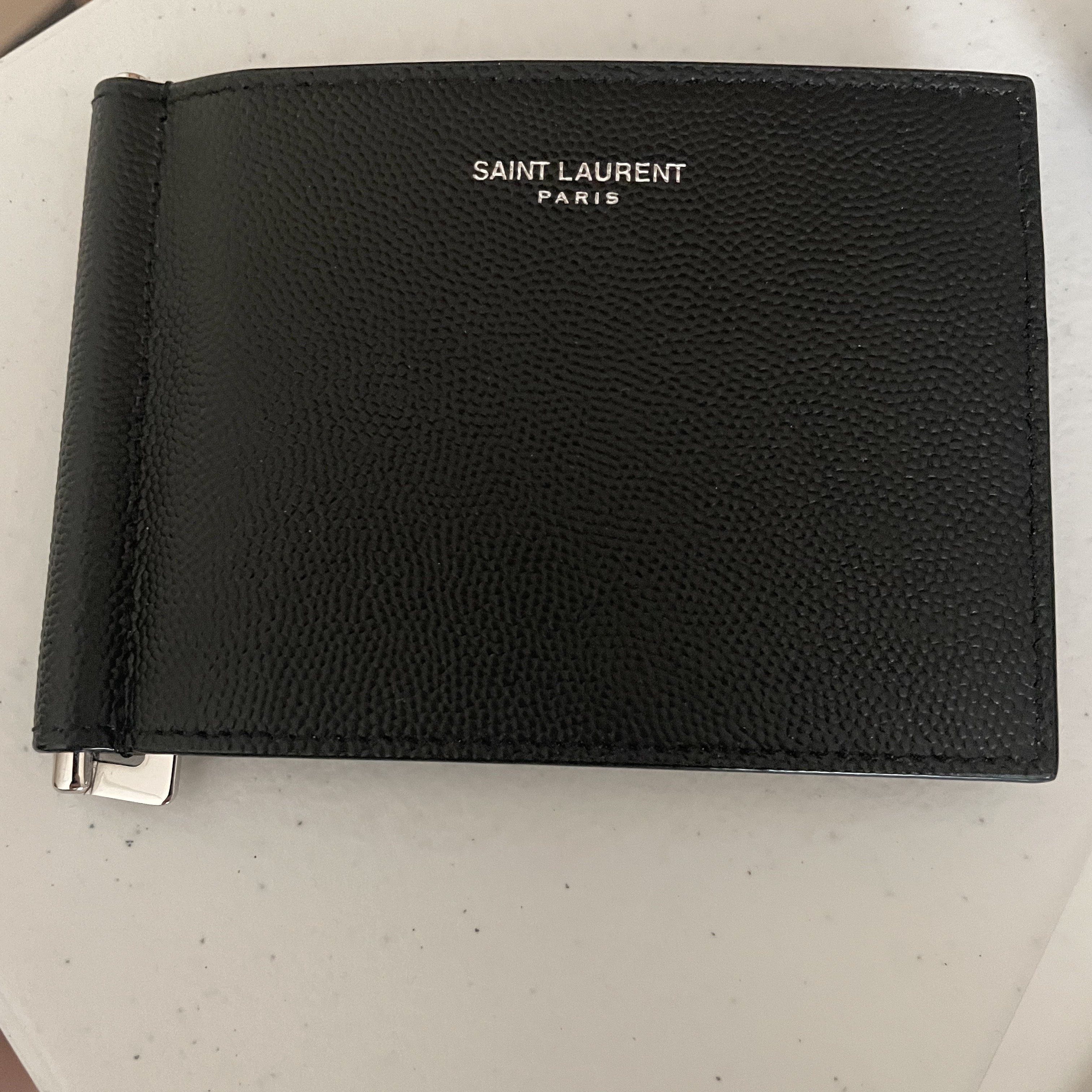 Saint Laurent Bill Clip Wallet in Grain de Poudre Embossed Leather Black 착용 스타일
