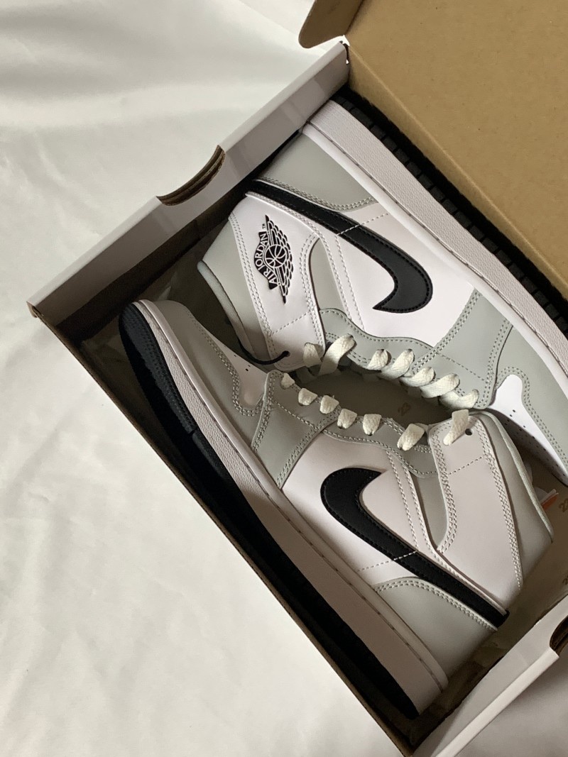 (W) Jordan 1 Mid Grey Fog 착용 스타일