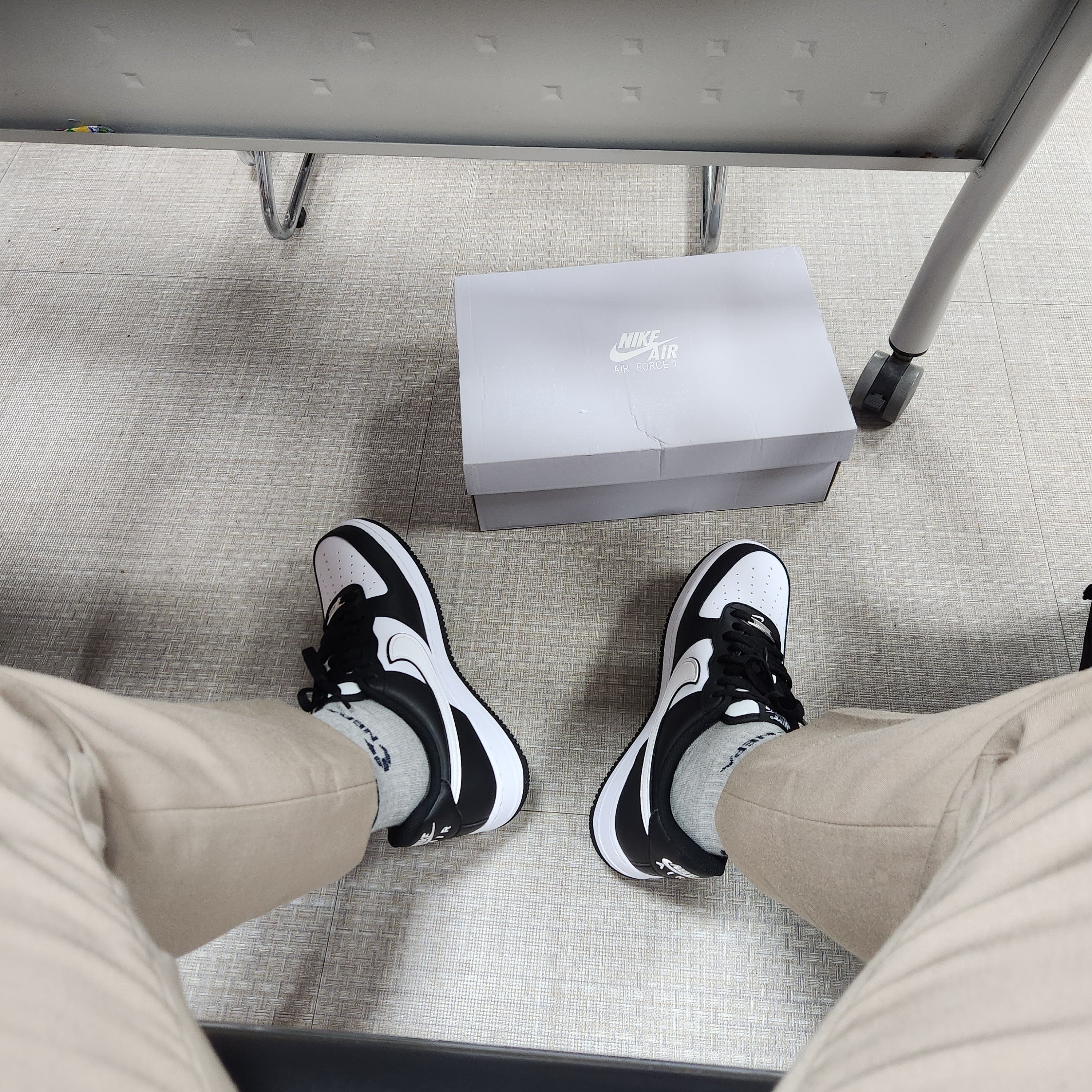 Nike Air Force 1 '07 Black White 착용 스타일