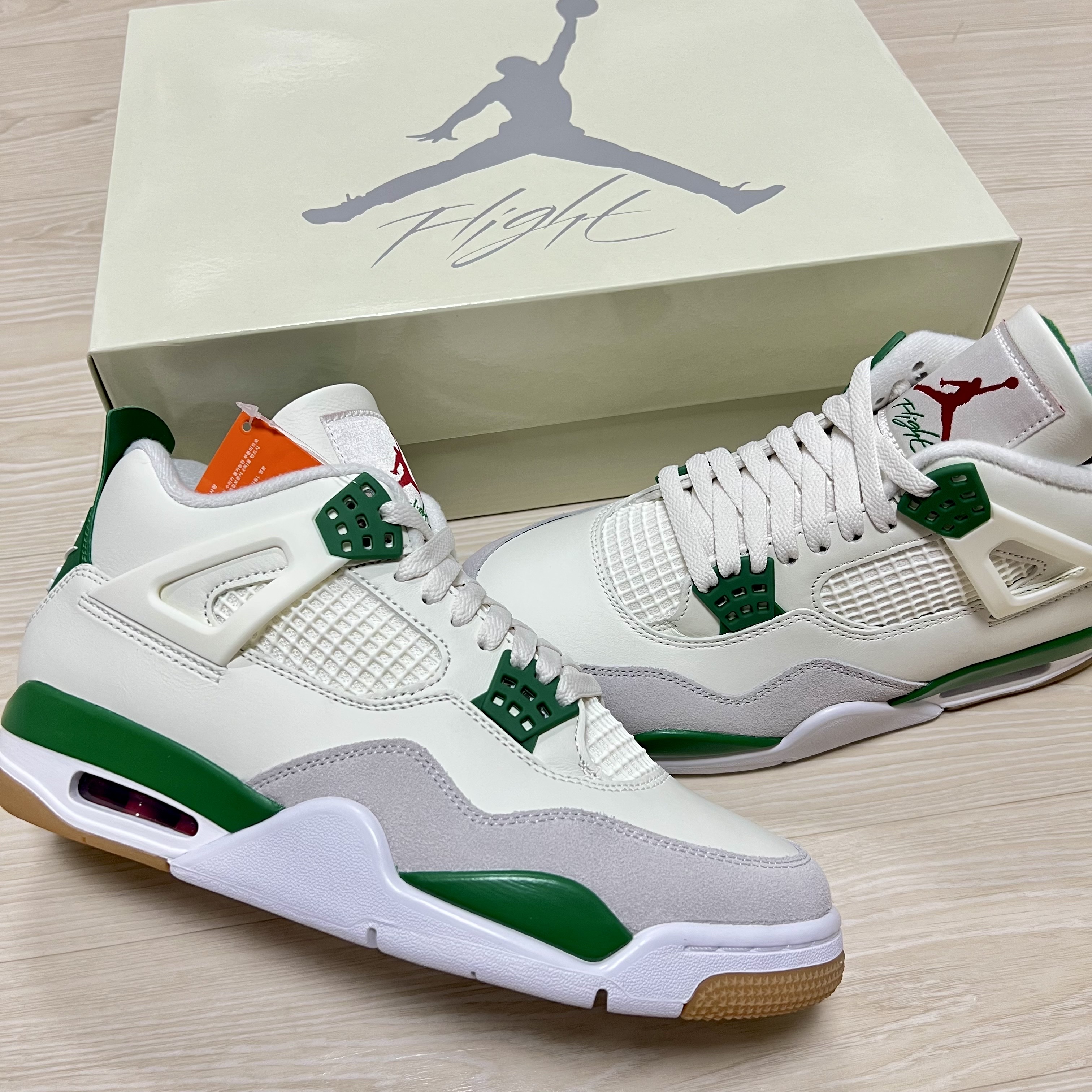 Jordan 4 x Nike SB Retro SP Pine Green 착용 스타일 - 2