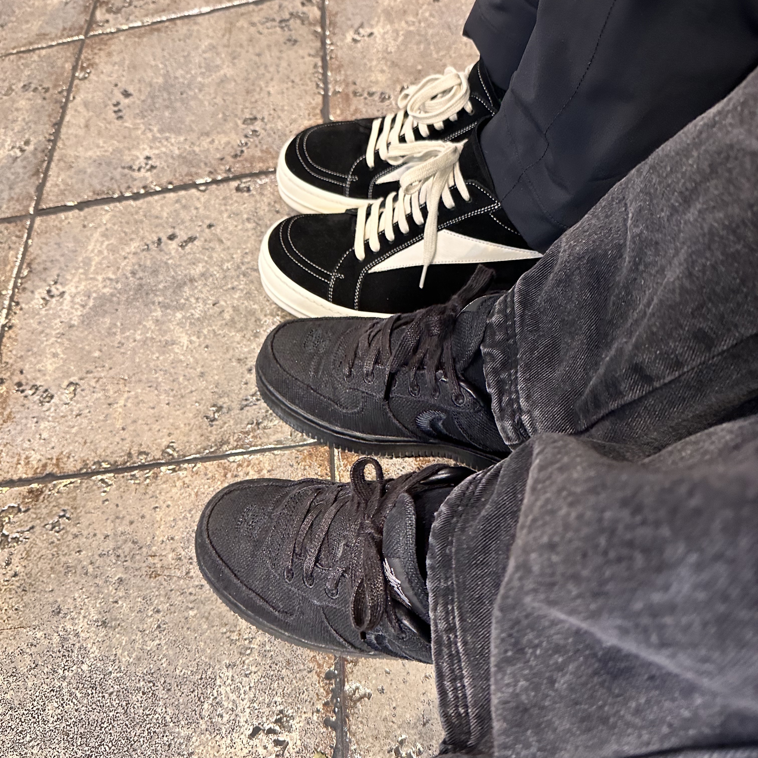 Rick Owens Suede Vintage Sneakers Black Milk White 착용 스타일