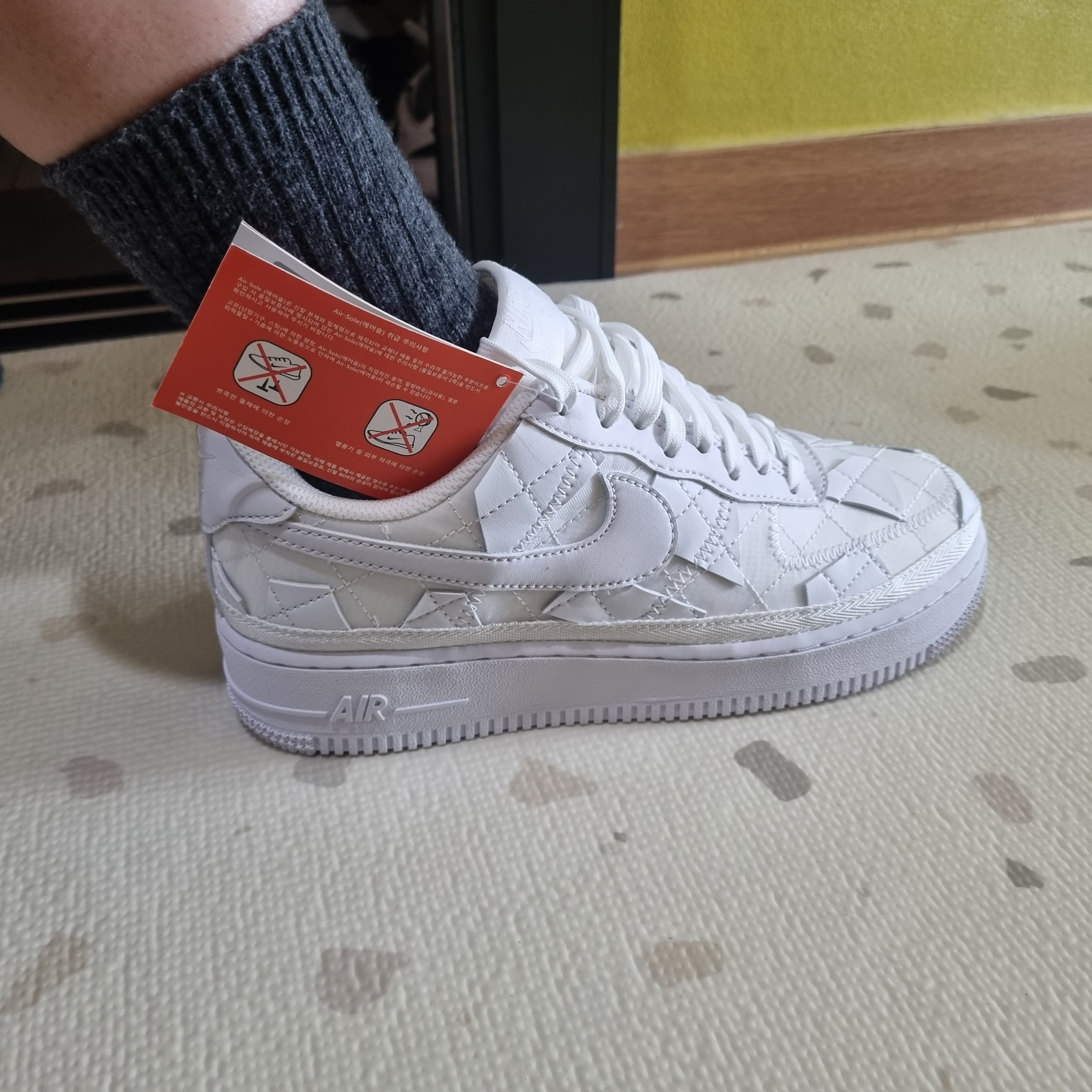 Nike x Billie Eilish Air Force 1 Low SP Triple White 착용 스타일