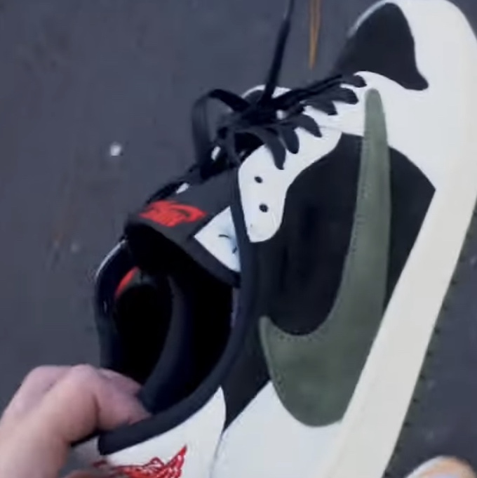 (W) Jordan 1 x Travis Scott Retro Low OG SP Medium Olive 착용 스타일