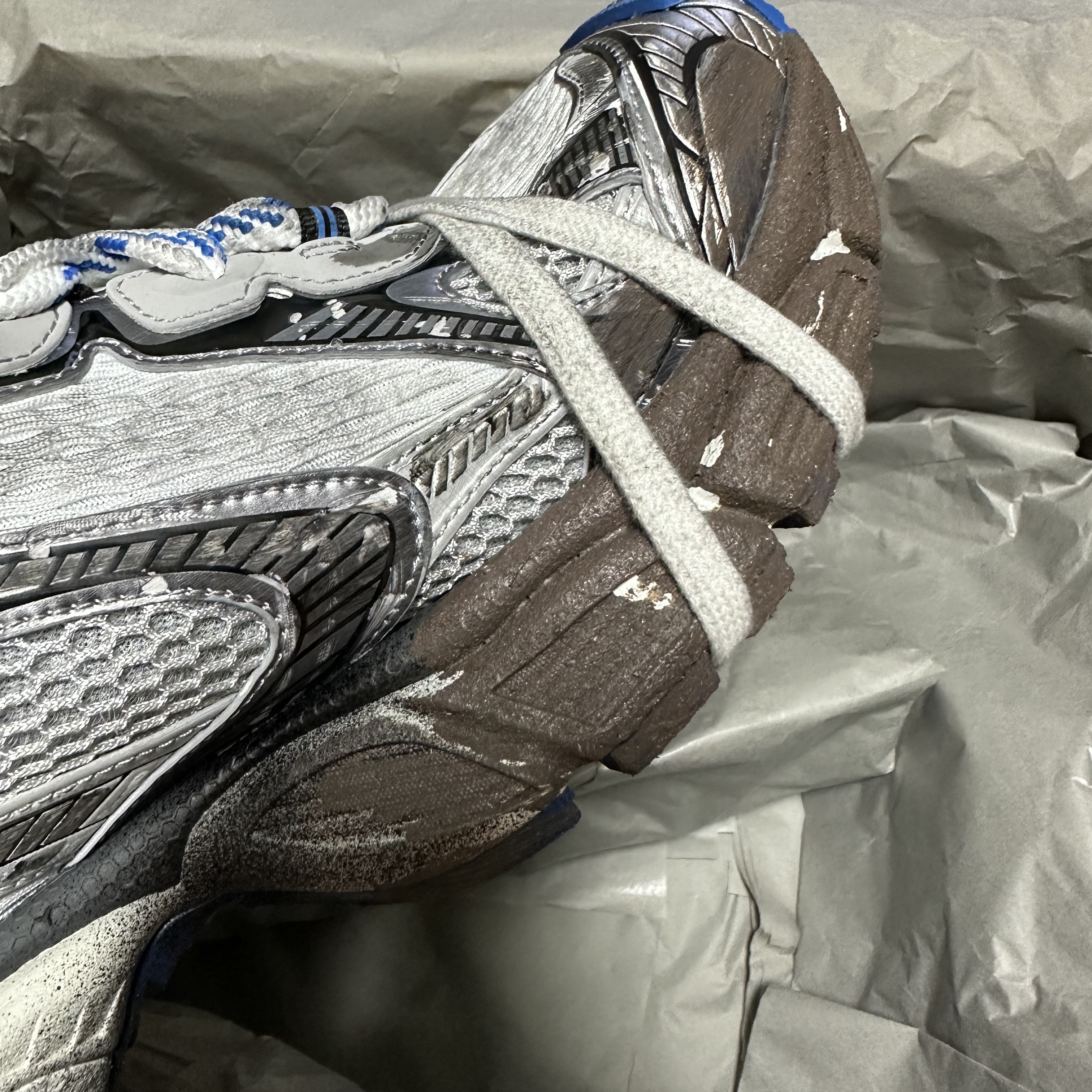 Balenciaga 3XL Sneakers Worn Out Grey White Blue 착용 스타일 - 2