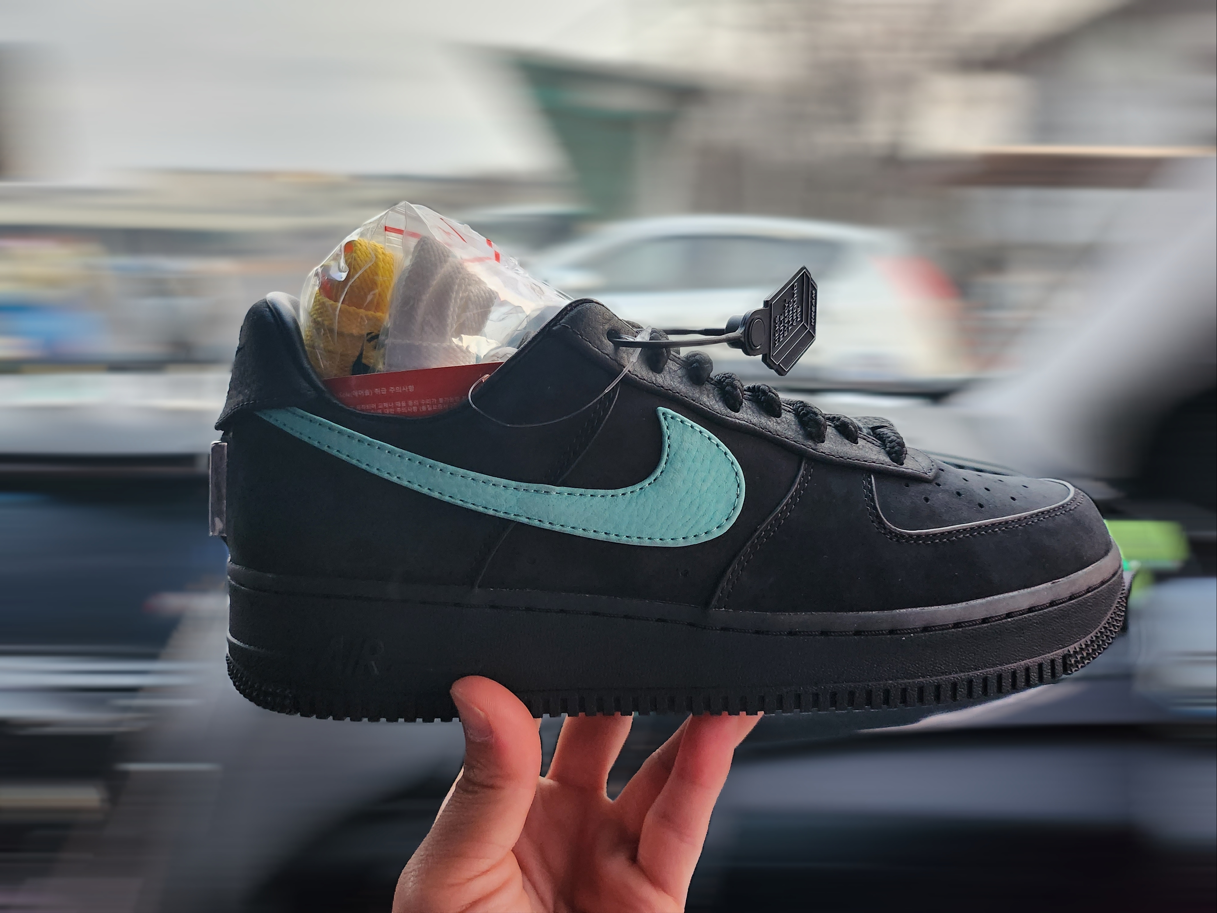 Nike x Tiffany & Co. Air Force 1 Low SP 1837 착용 스타일 - 1
