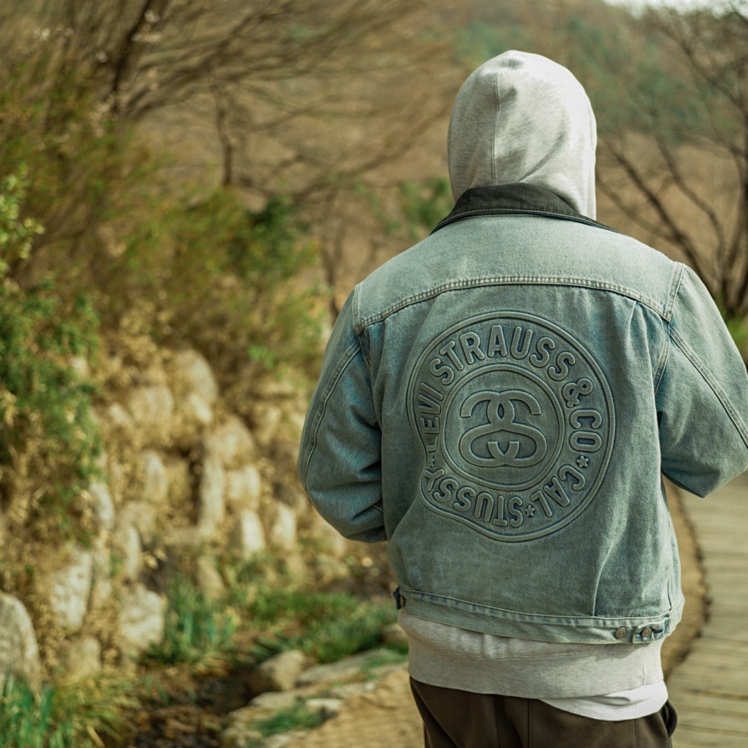 Stussy x Levi's Embossed Trucker Jacket Indigo, Adidas x White Mountaineering Stan Smith CF Night Cargo 착용 스타일 - 3