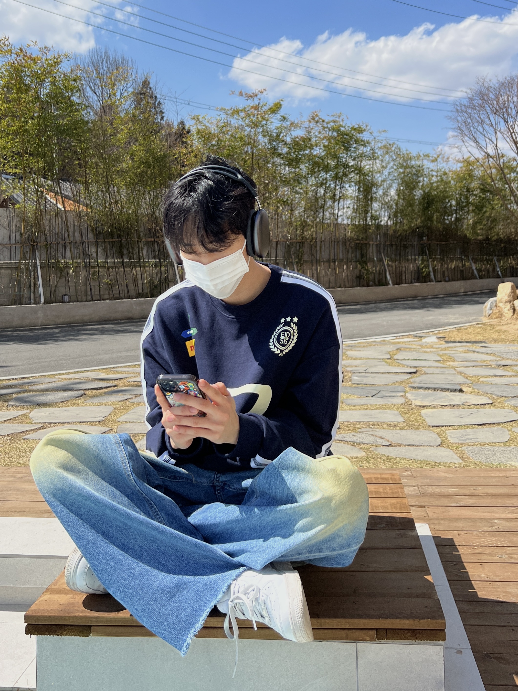 Apple AirPods Max Lightning Space Gray (Korean Ver.), Nike Air Force 1 '07 Low White 착용 스타일 - 1
