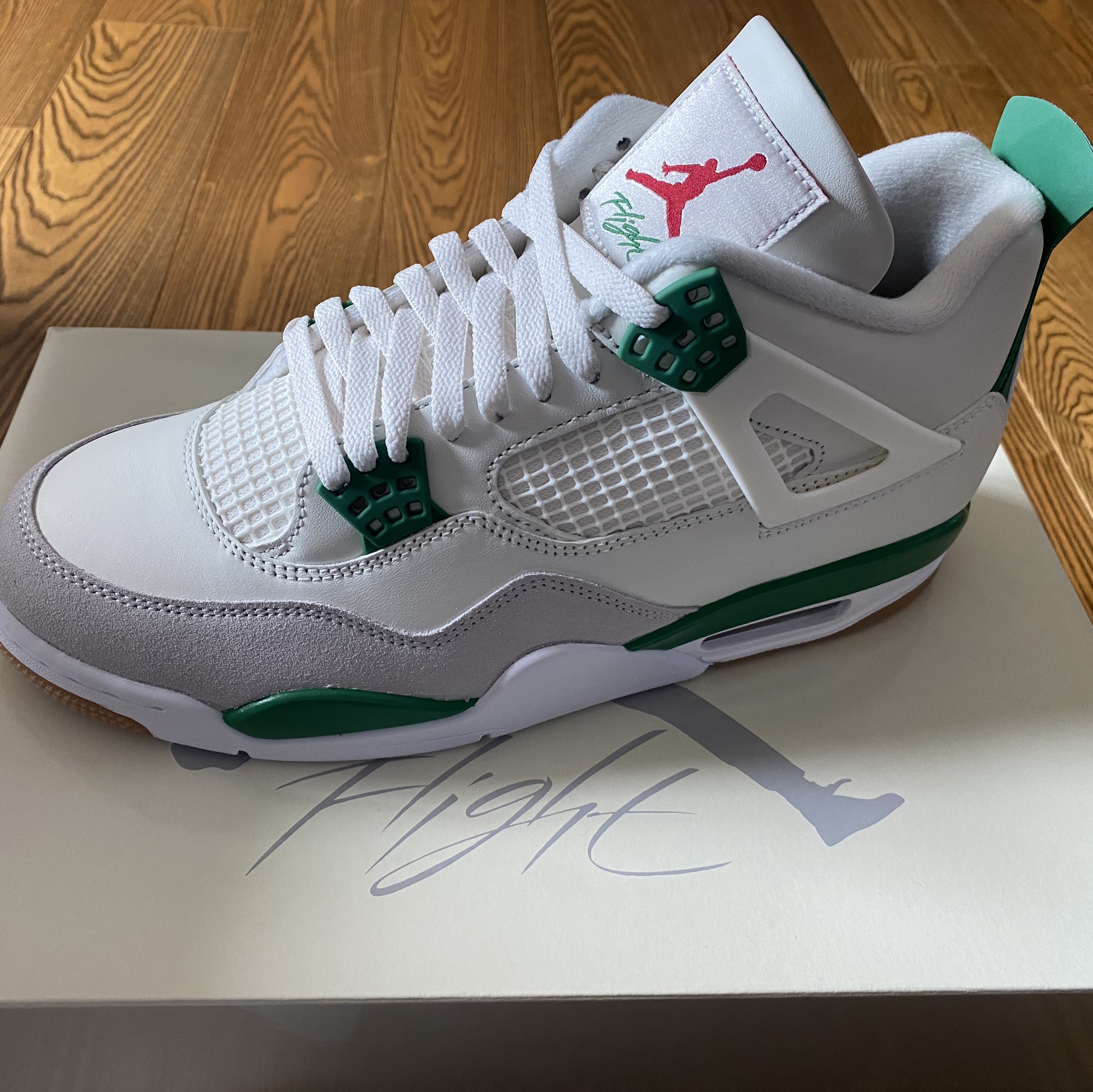 Jordan 4 x Nike SB Retro SP Pine Green 착용 스타일 - 4