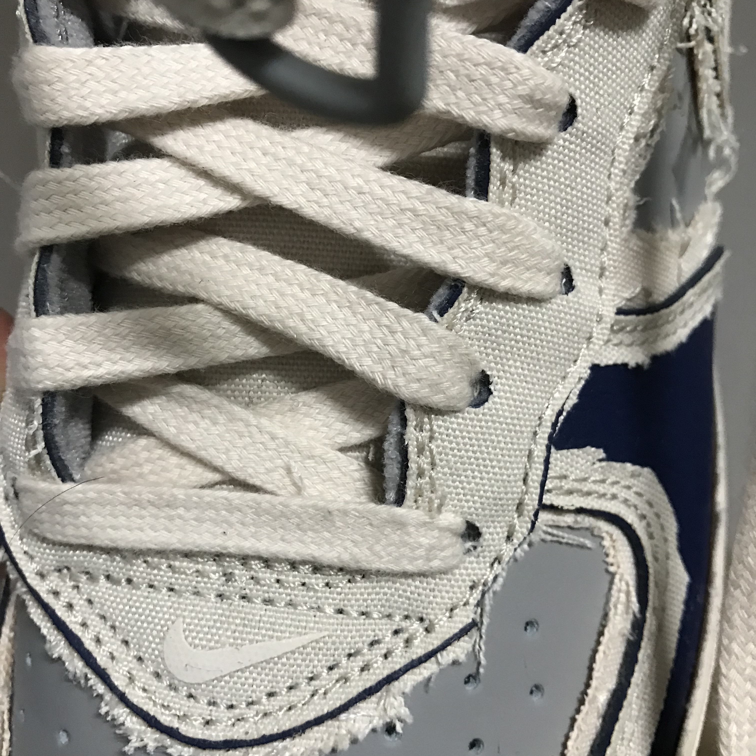 Nike Air Force 1 Mid '07 Pearl White 착용 스타일 - 2