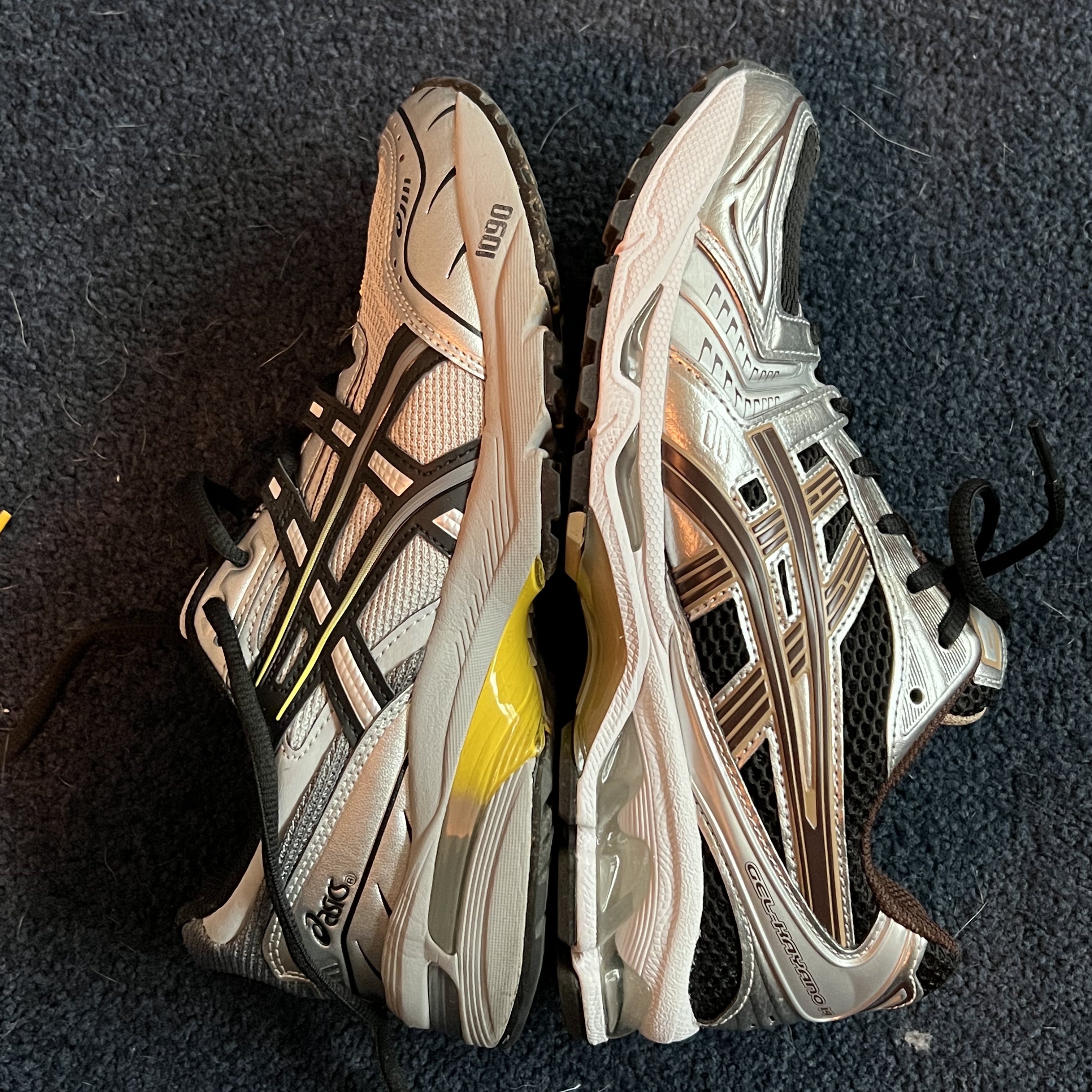 Asics Gel-1090 Mid Grey Black 착용 스타일 - 3