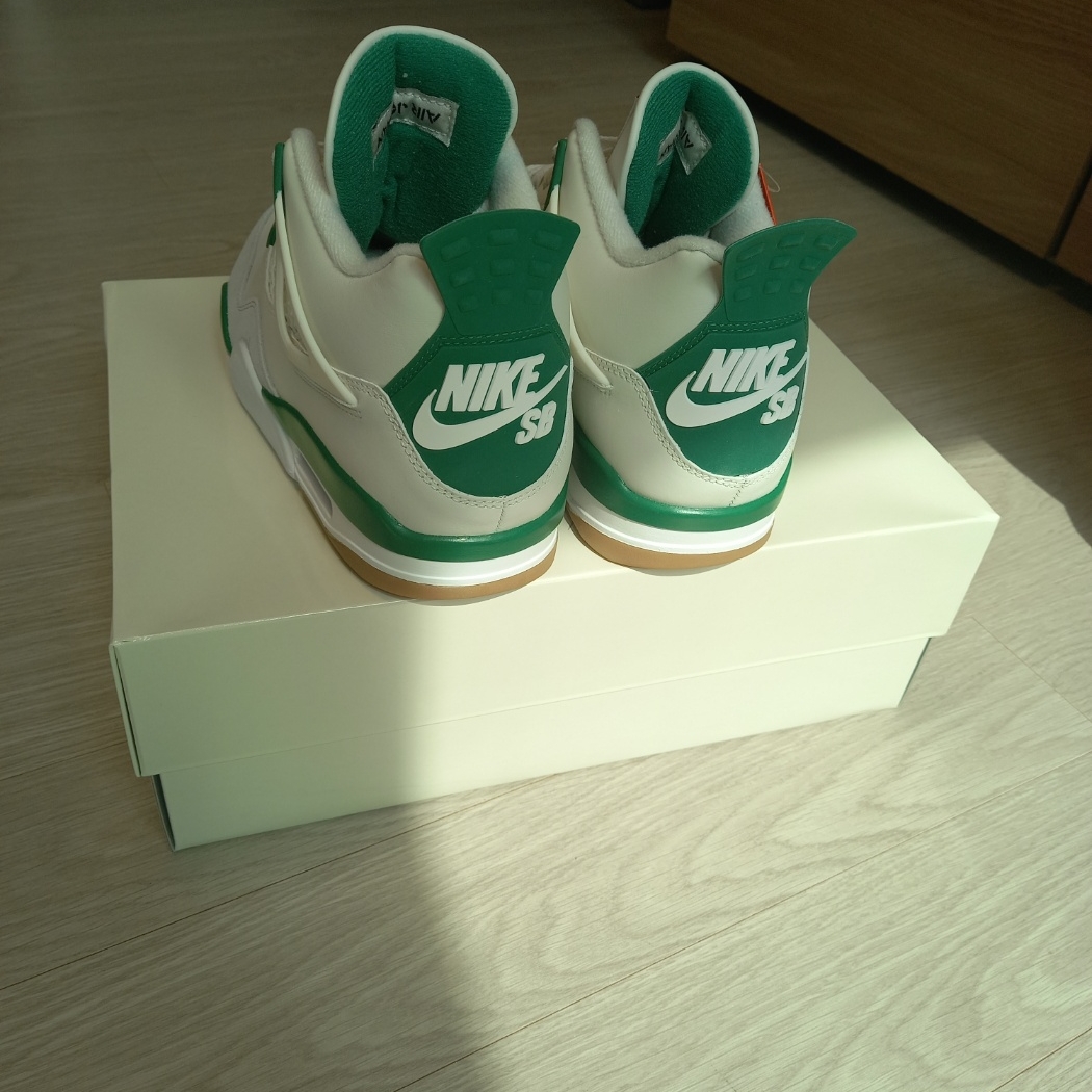 Jordan 4 x Nike SB Retro SP Pine Green 착용 스타일 - 4