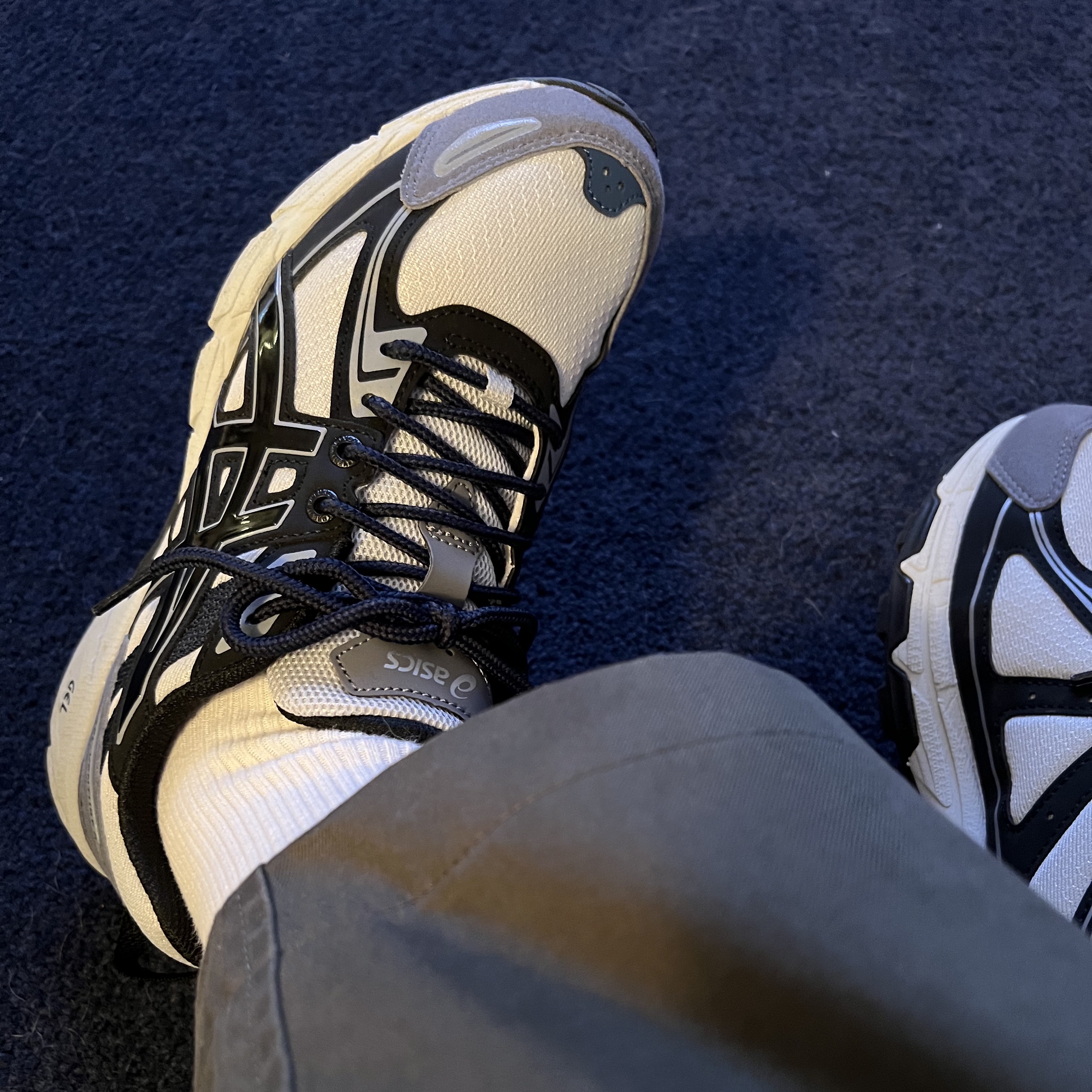 Asics Gel-Venture 6 SPS Glacier Grey 착용 스타일 - 2