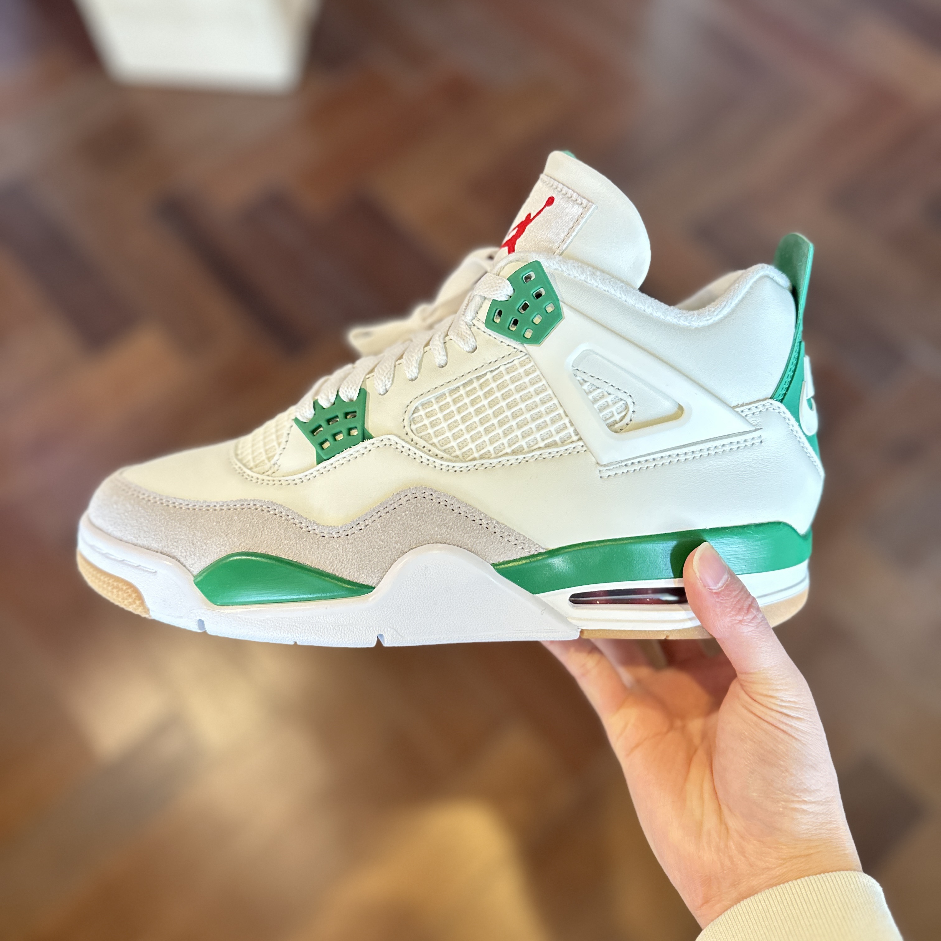 Jordan 4 x Nike SB Retro SP Pine Green 착용 스타일 - 1