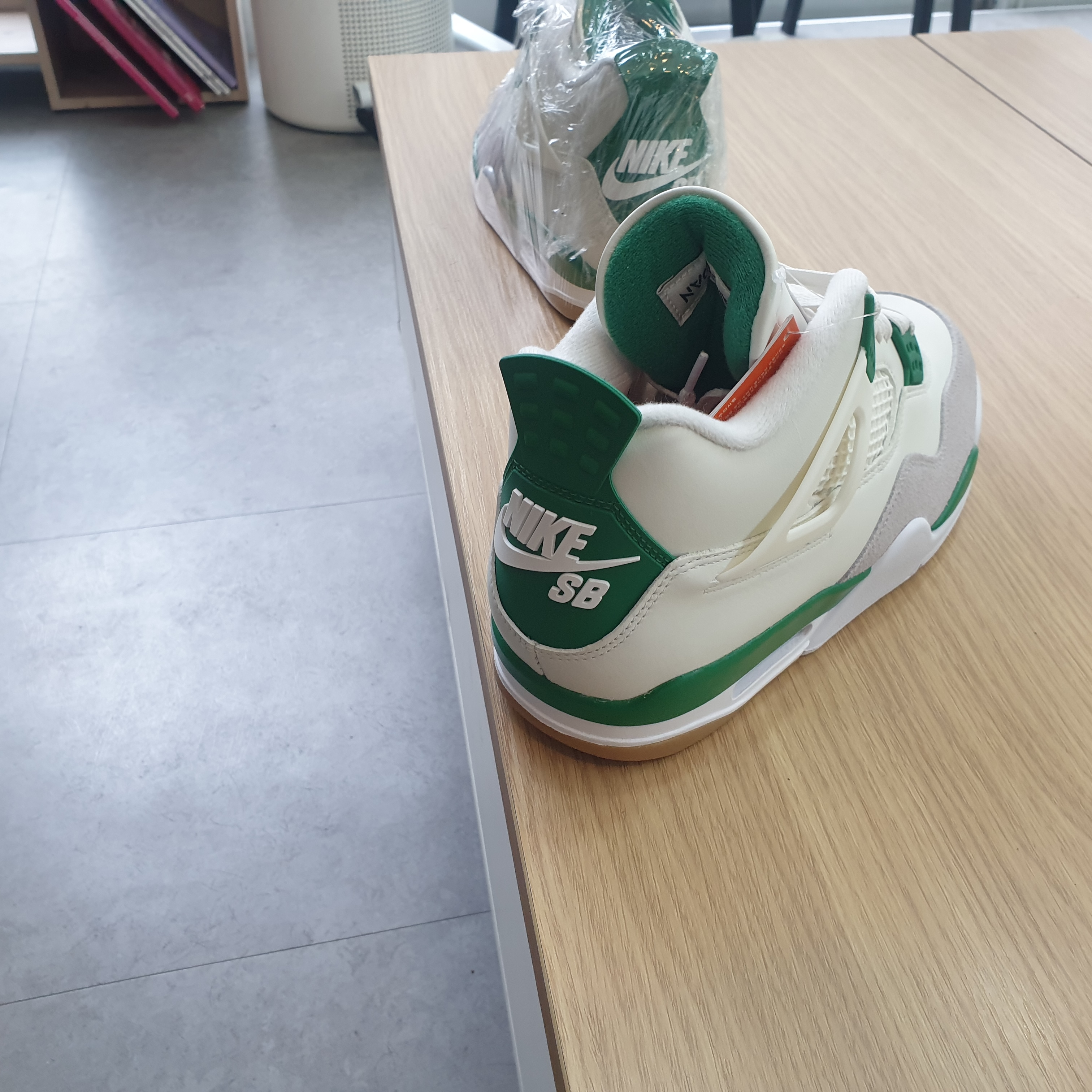 Jordan 4 x Nike SB Retro SP Pine Green 착용 스타일 - 2