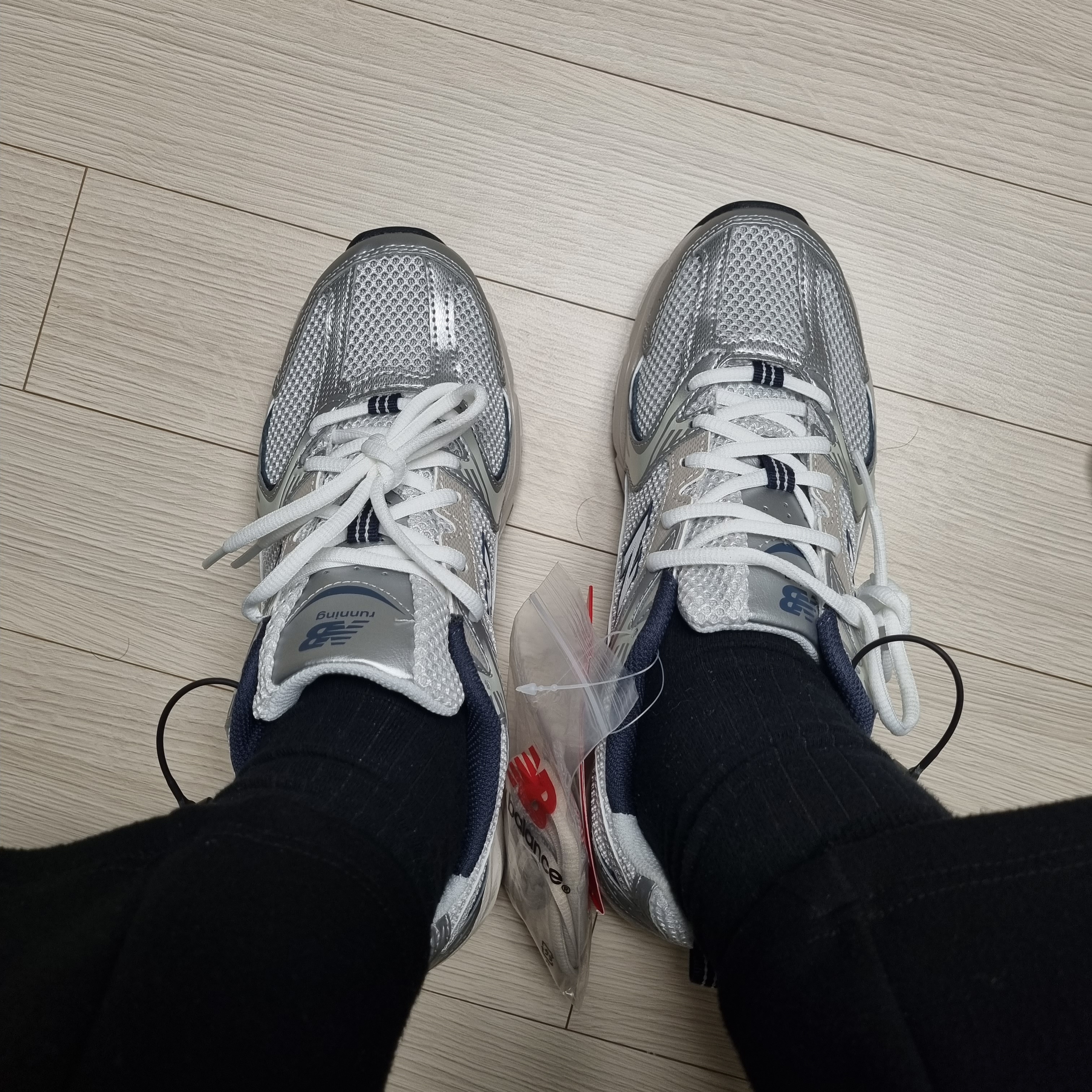New Balance 530 Steel Grey 착용 스타일