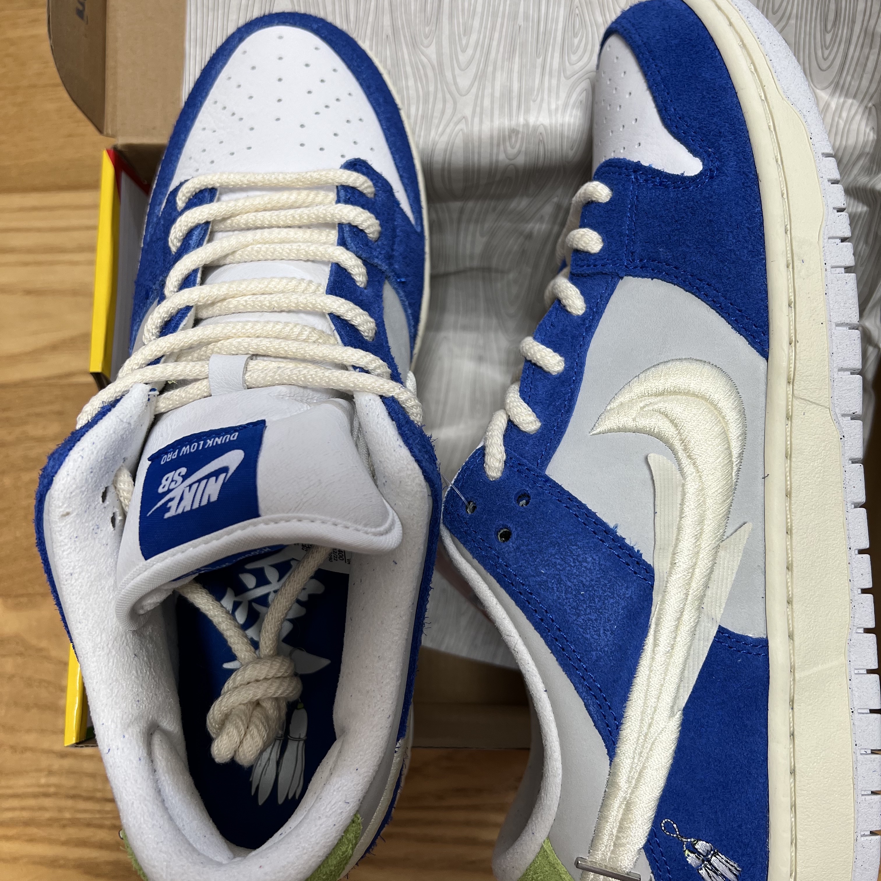 Nike x Fly Streetwear SB Dunk Low Pro Gardenia 착용 스타일 - 3