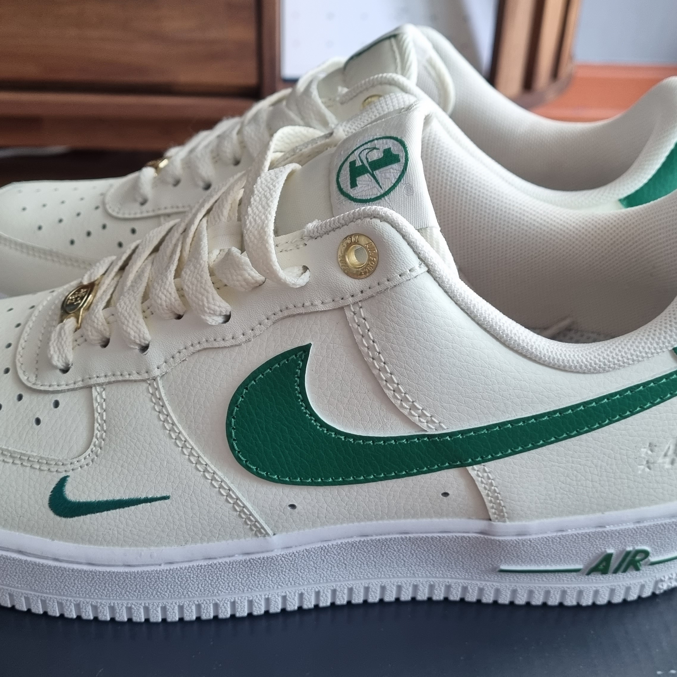 Nike Air Force 1 '07 LV8 40th Anniversary Join Forces Sail Malachite 착용 스타일 - 2