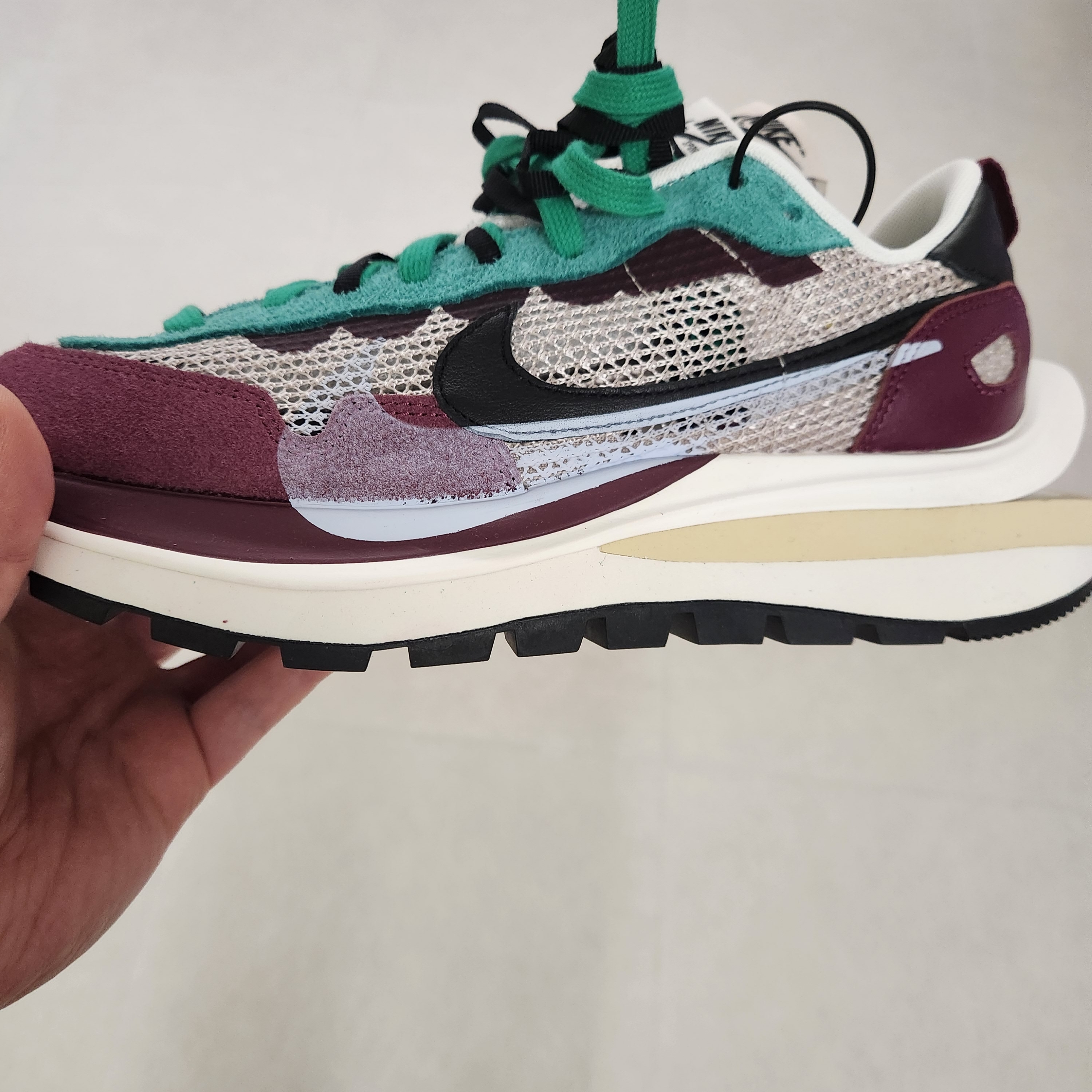 Nike x Sacai VaporWaffle String & Black Villain Red 착용 스타일