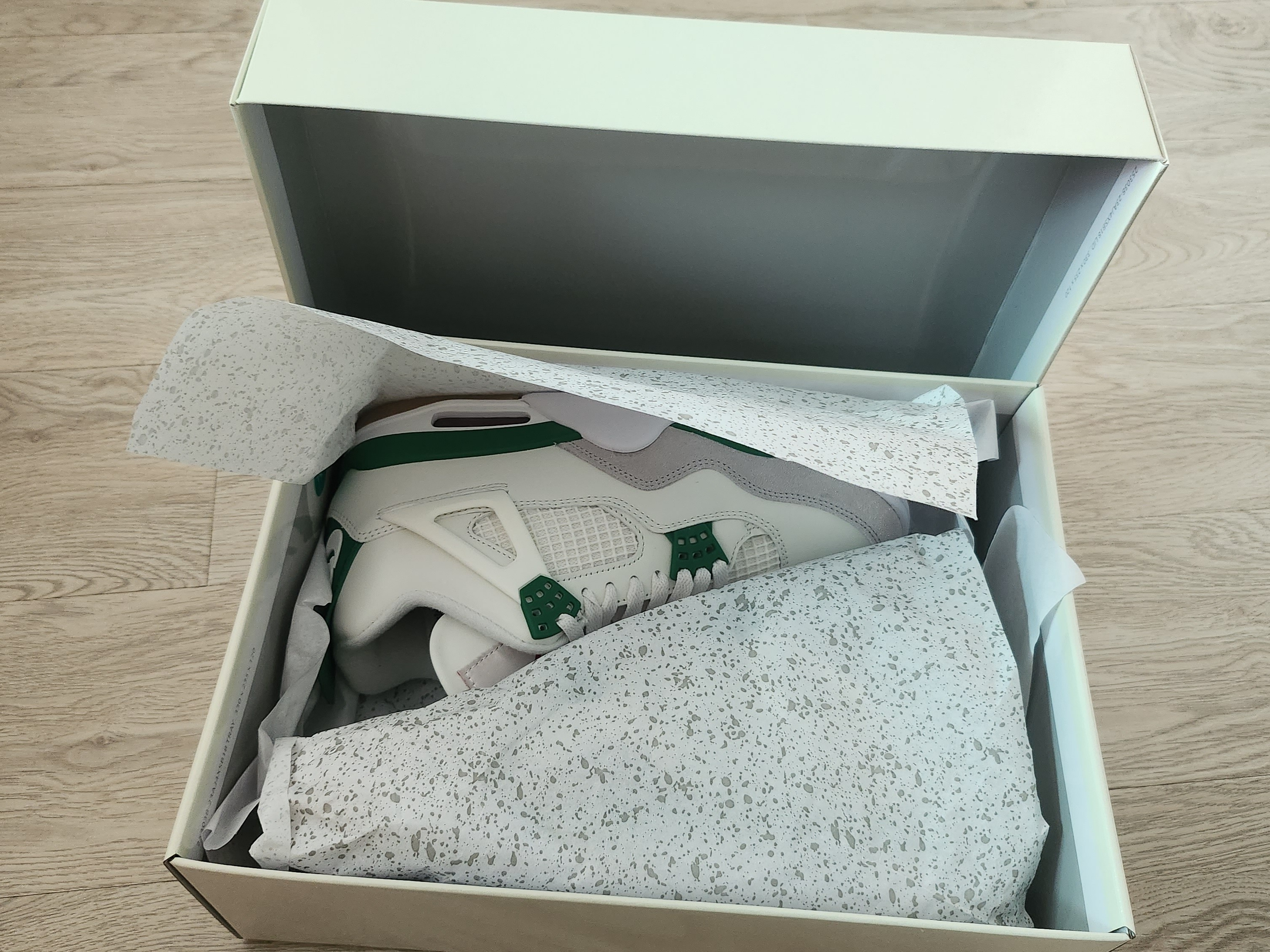 Jordan 4 x Nike SB Retro SP Pine Green 착용 스타일 - 2
