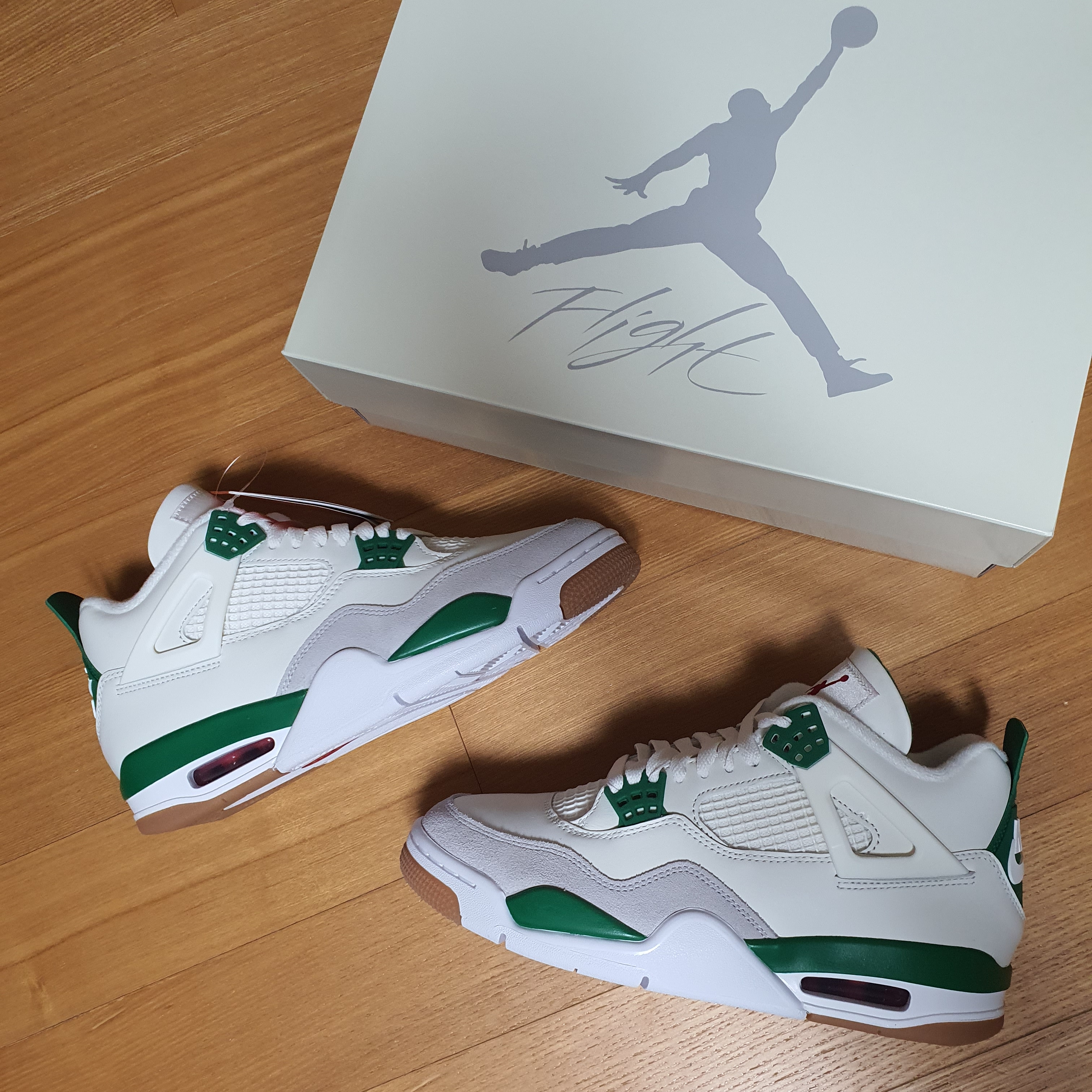 Jordan 4 x Nike SB Retro SP Pine Green 착용 스타일 - 3
