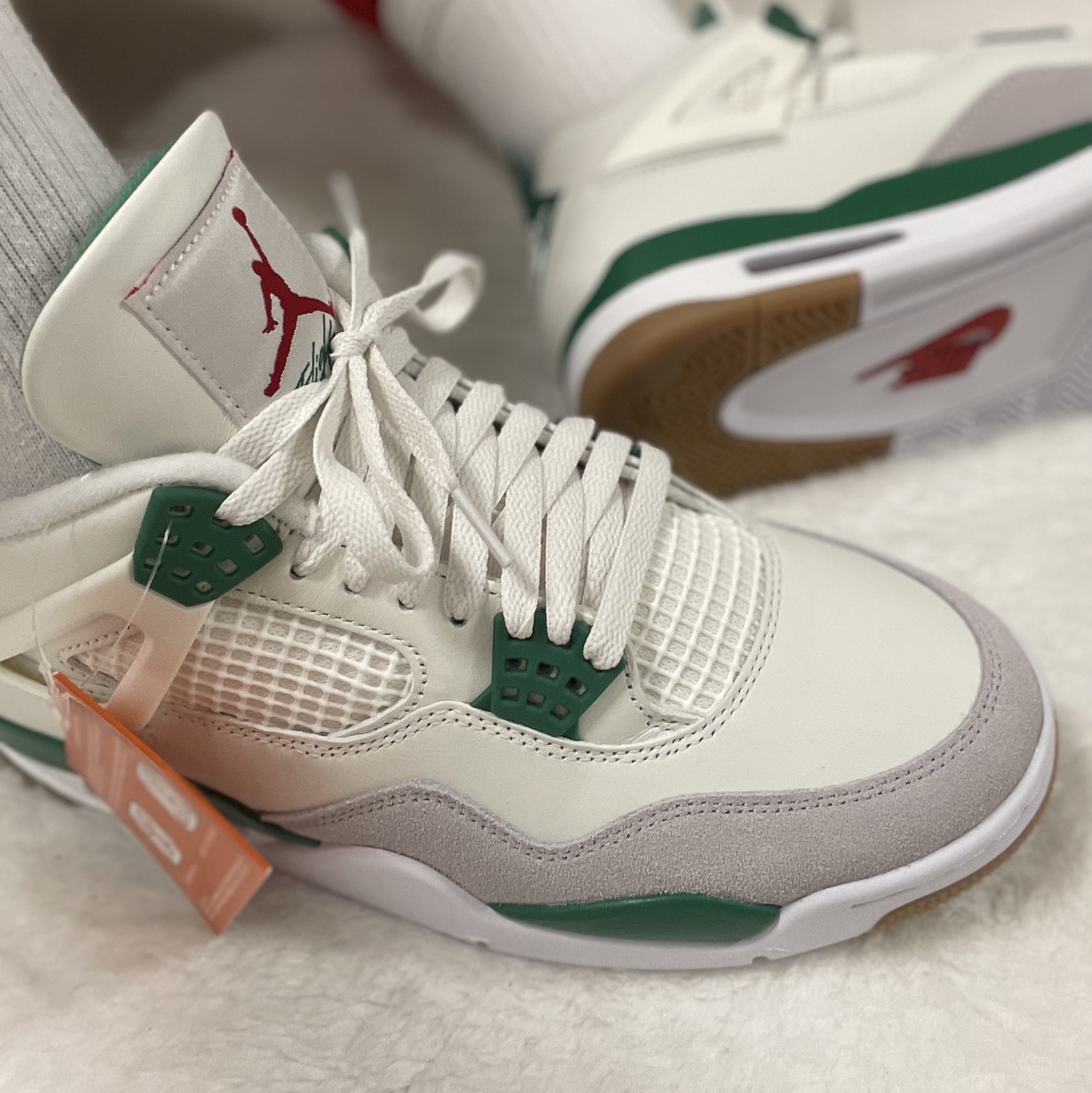 Jordan 4 x Nike SB Retro SP Pine Green 착용 스타일 - 4