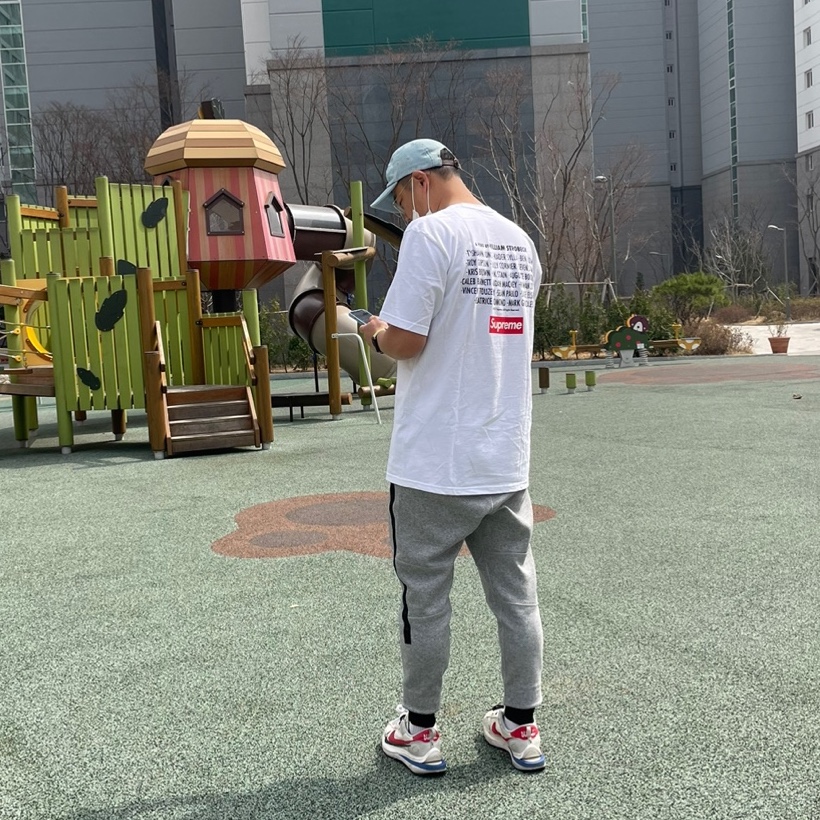 Nike x Sacai VaporWaffle Royal Fuchsia, Nike x Sacai NRG Fleece Pants Dark Grey Heather - US/EU 착용 스타일 - 1