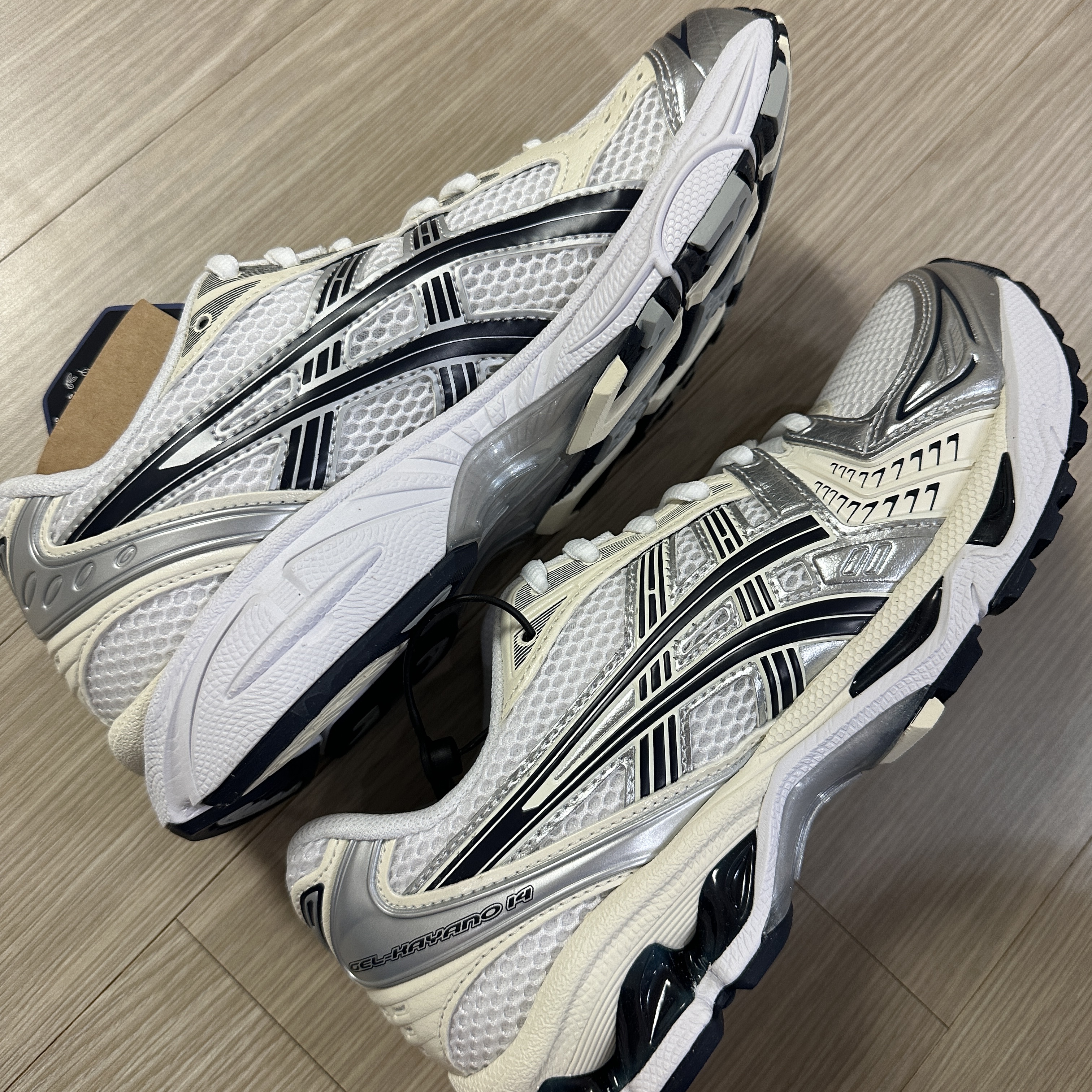 (W) Asics Gel-Kayano 14 White Midnight 착용 스타일 - 1