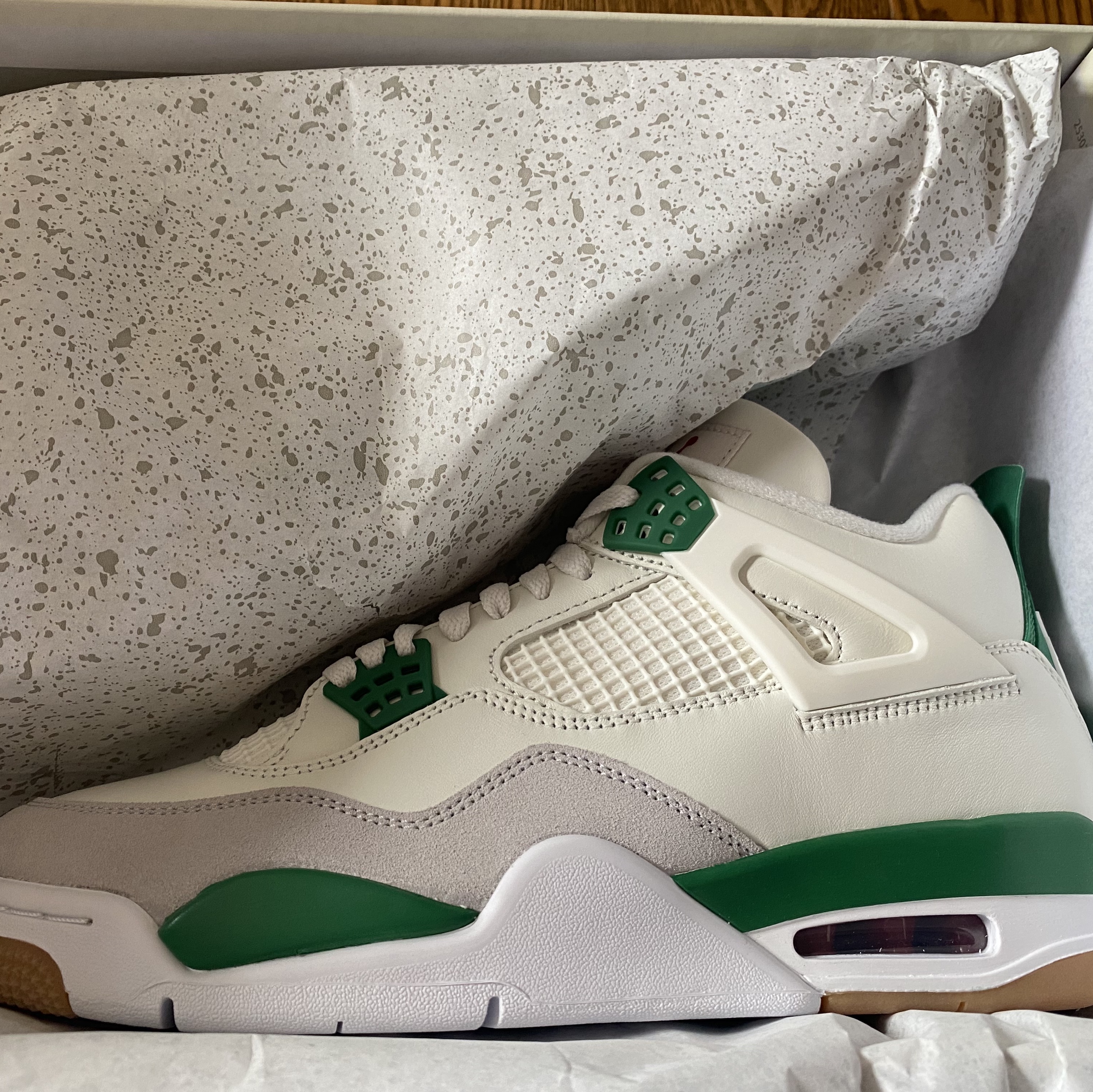 Jordan 4 x Nike SB Retro SP Pine Green 착용 스타일 - 3