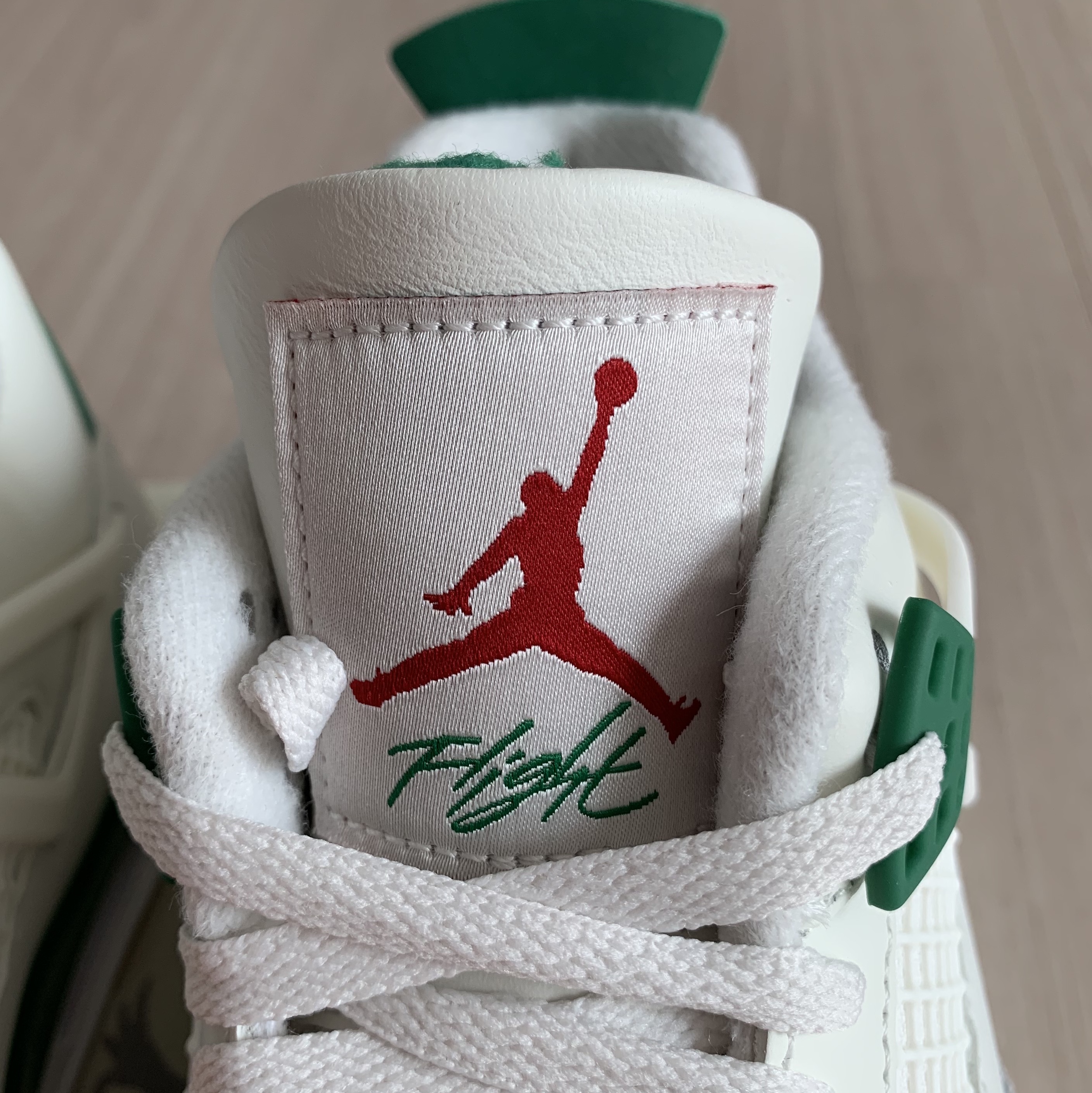 Jordan 4 x Nike SB Retro SP Pine Green 착용 스타일 - 3