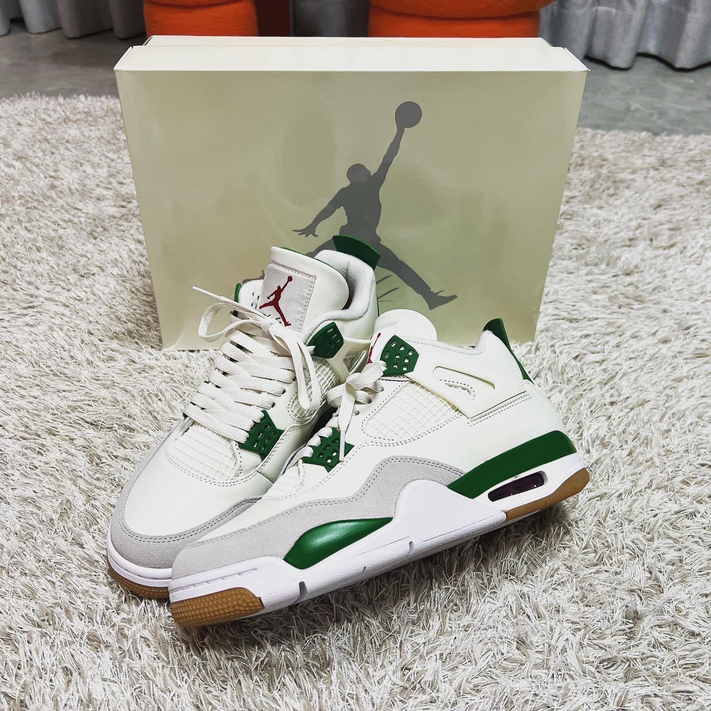 Jordan 4 x Nike SB Retro SP Pine Green 착용 스타일 - 1