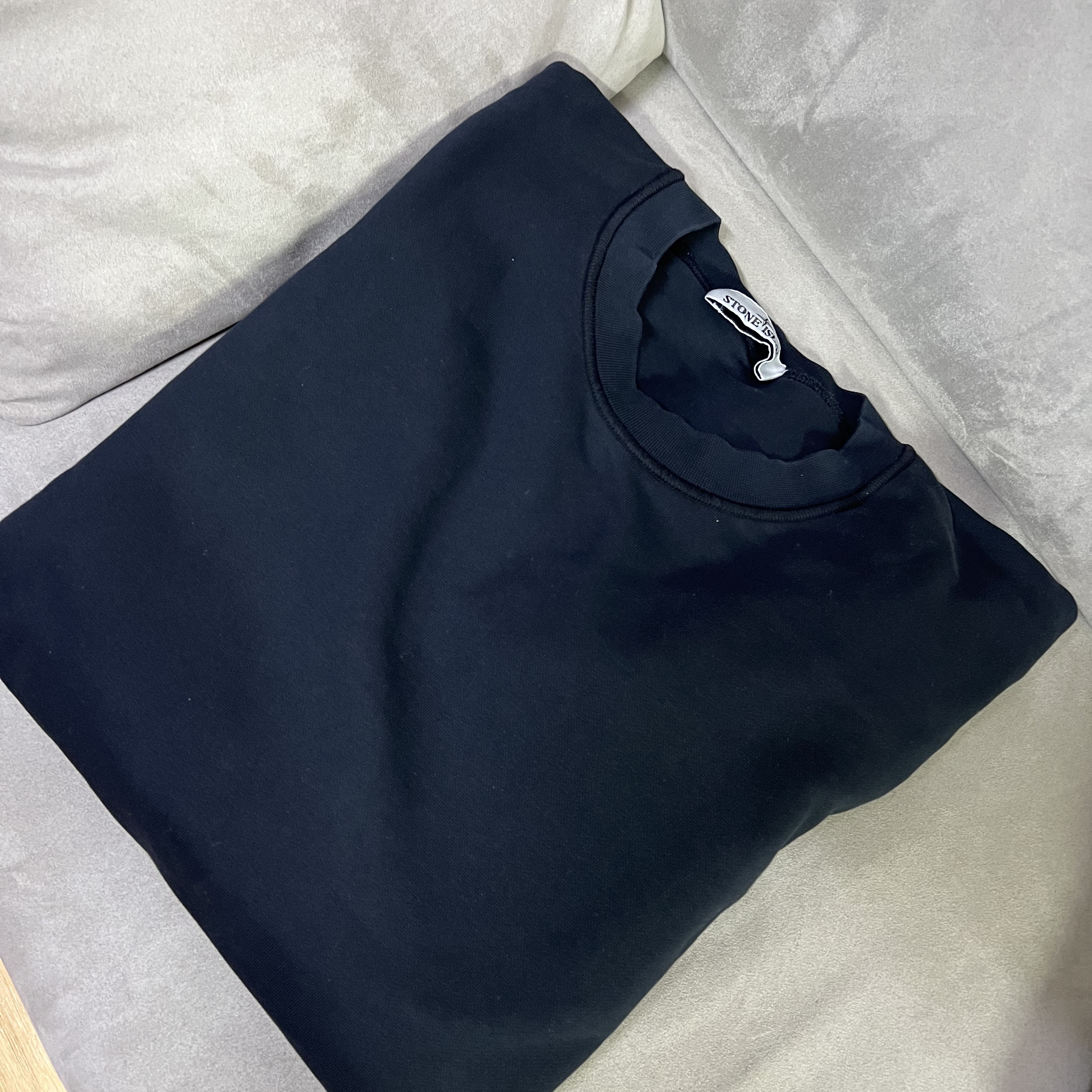 Stone Island 63051 Cotton Fleece Garment Dyed Sweatshirt Navy Blue - 23SS 착용 스타일