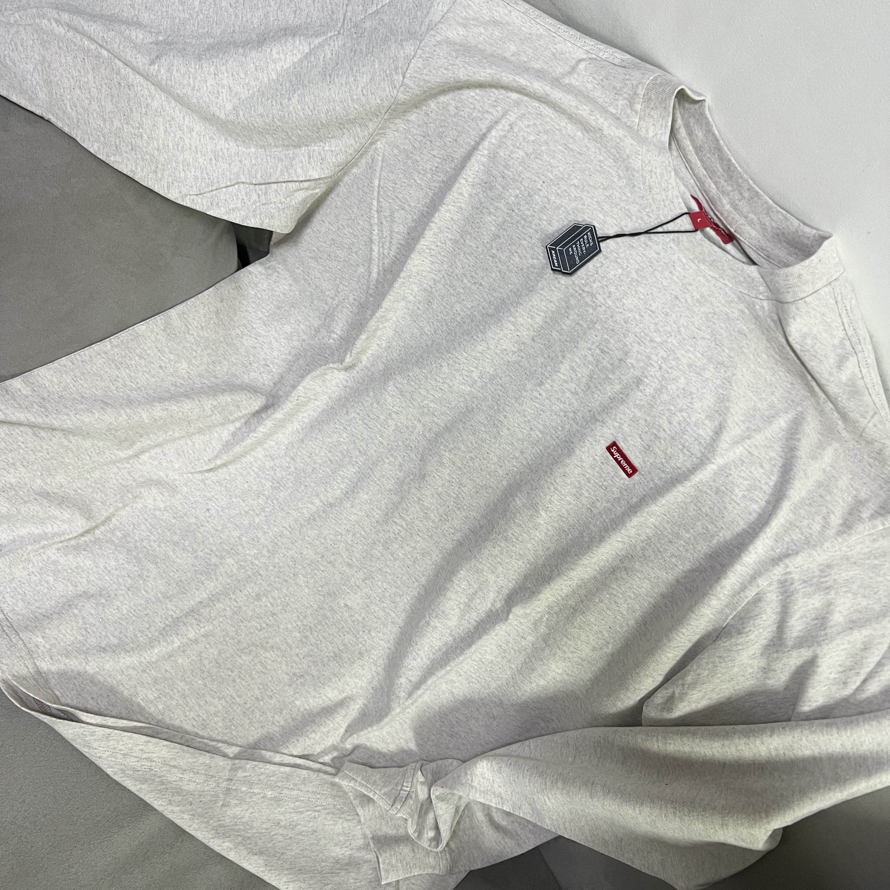 Supreme Small Box L/S T-Shirt Oatmeal - 23SS 착용 스타일