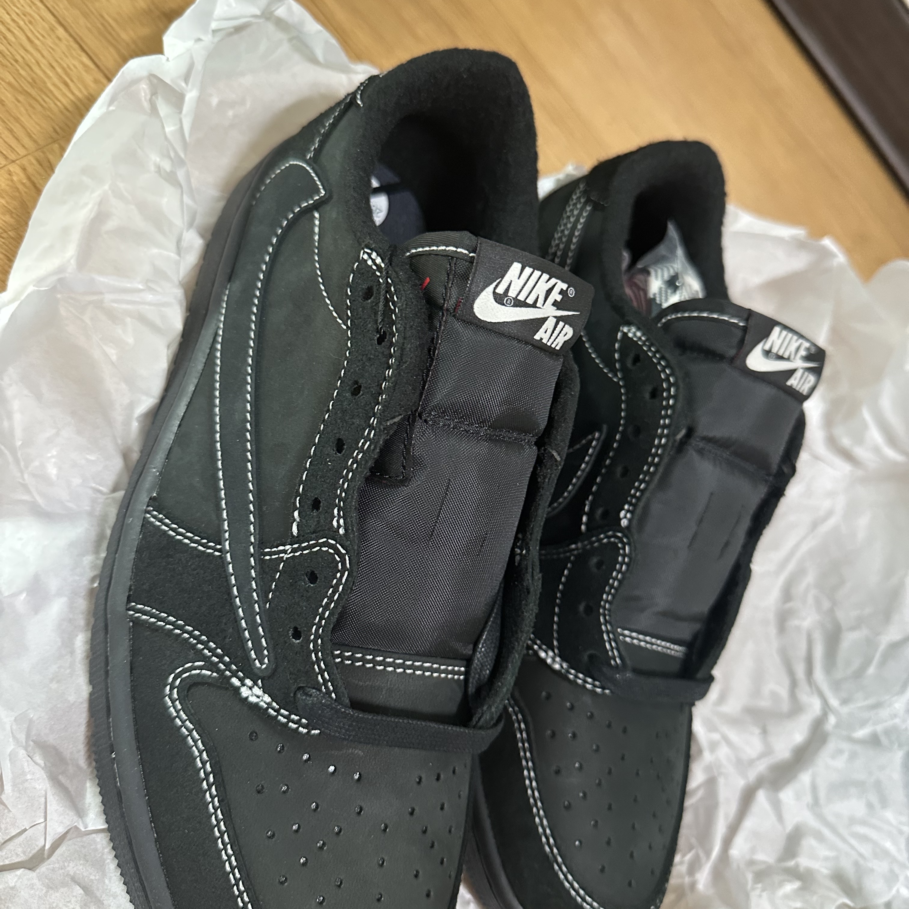 Jordan 1 x Travis Scott Retro Low OG SP Black Phantom 착용 스타일