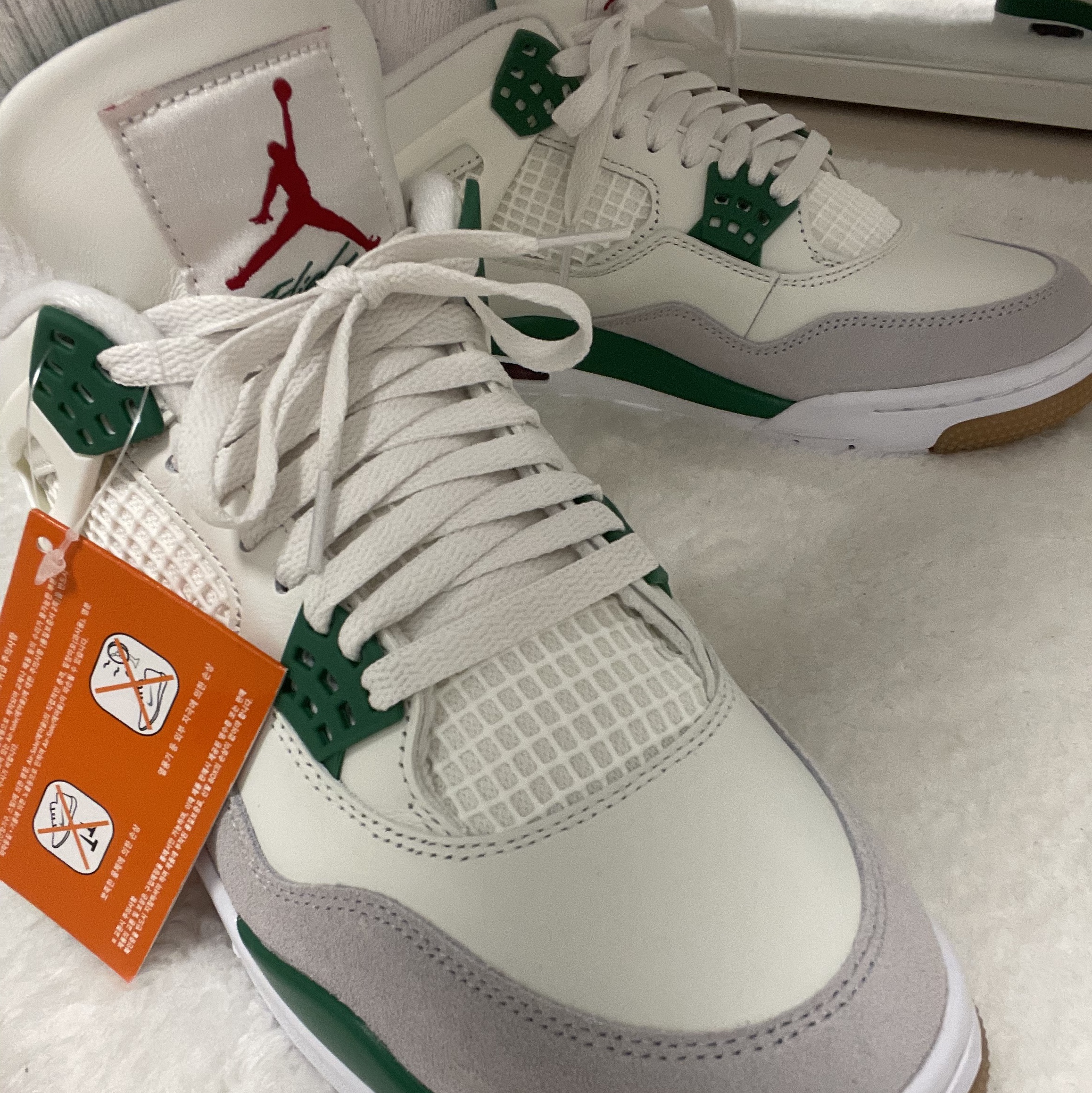 Jordan 4 x Nike SB Retro SP Pine Green 착용 스타일 - 3