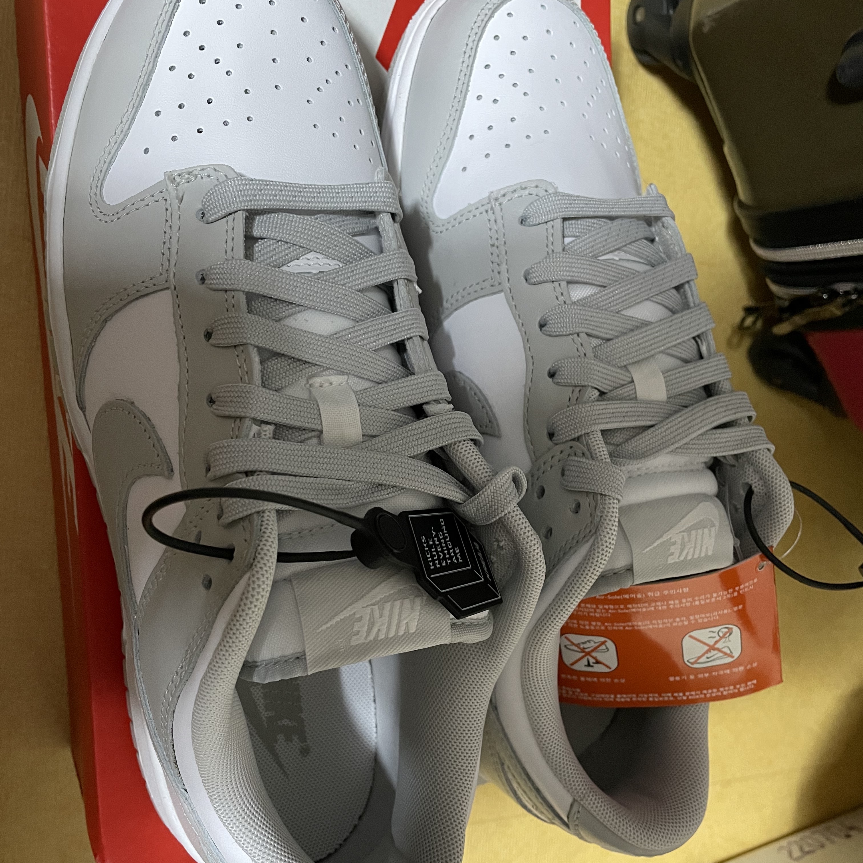Nike Dunk Low Retro Grey Fog 착용 스타일 - 1