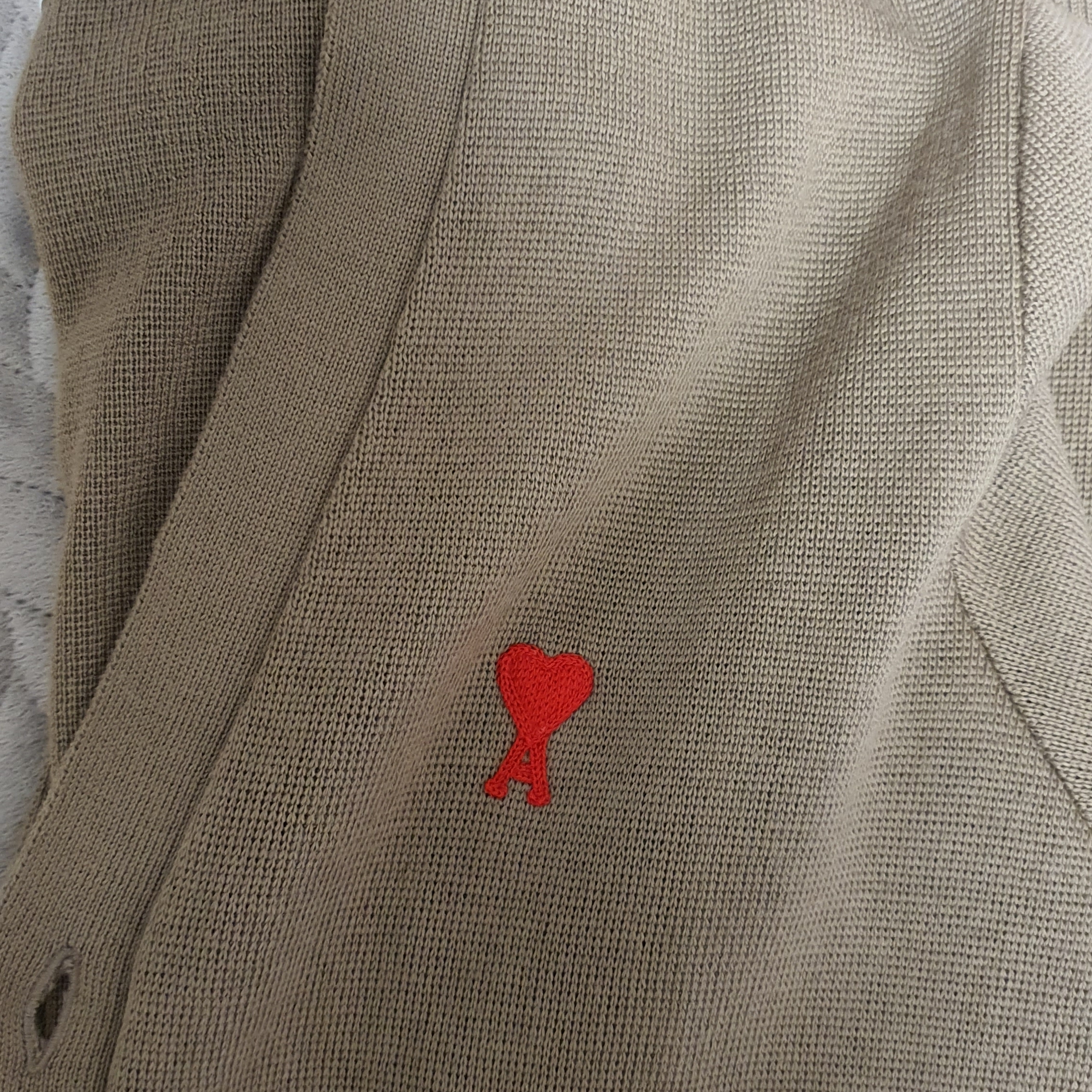AMI de Coeur Wool Cardigan Taupe - 22SS 착용 스타일