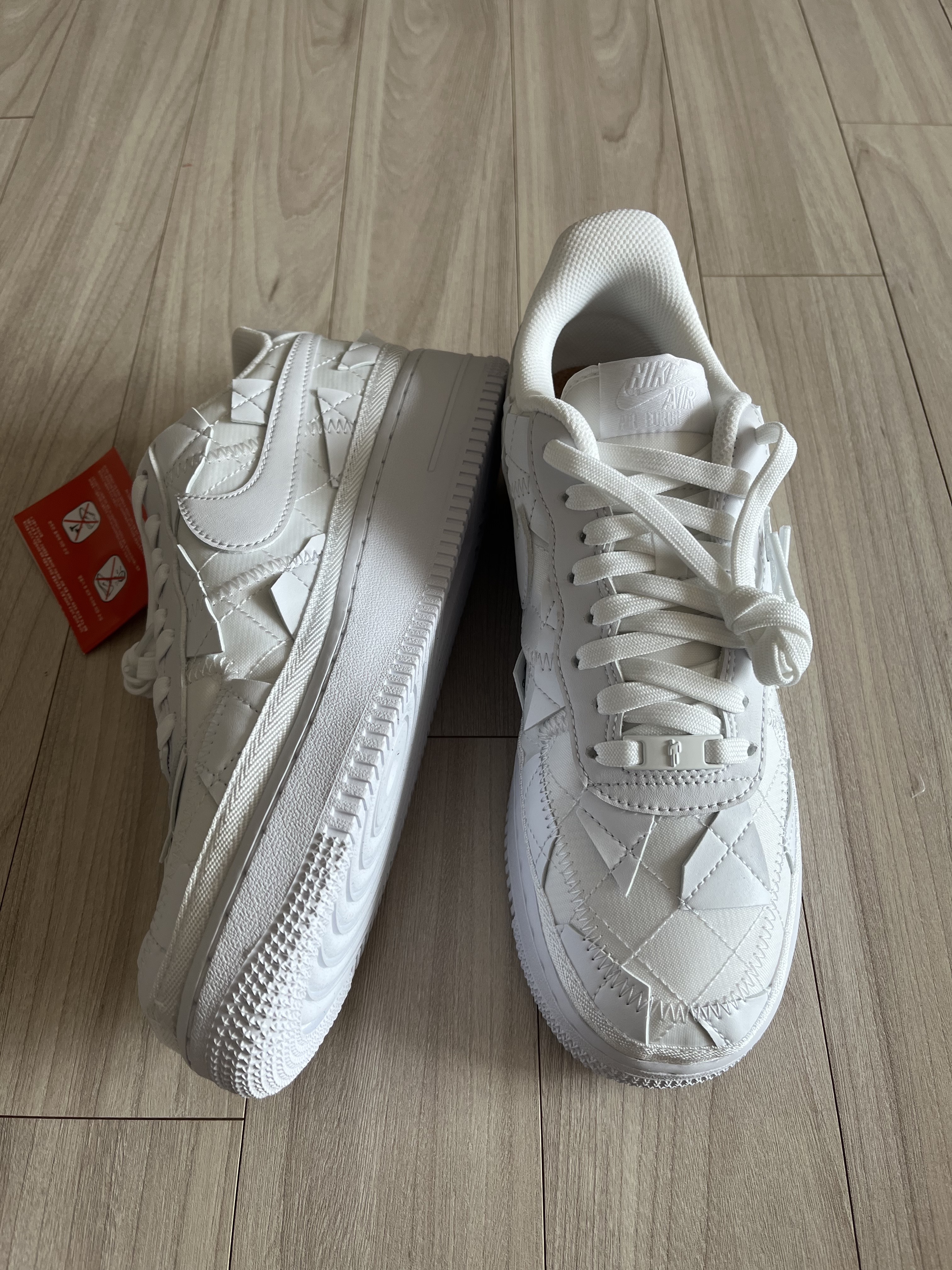 Nike x Billie Eilish Air Force 1 Low SP Triple White 착용 스타일 - 2