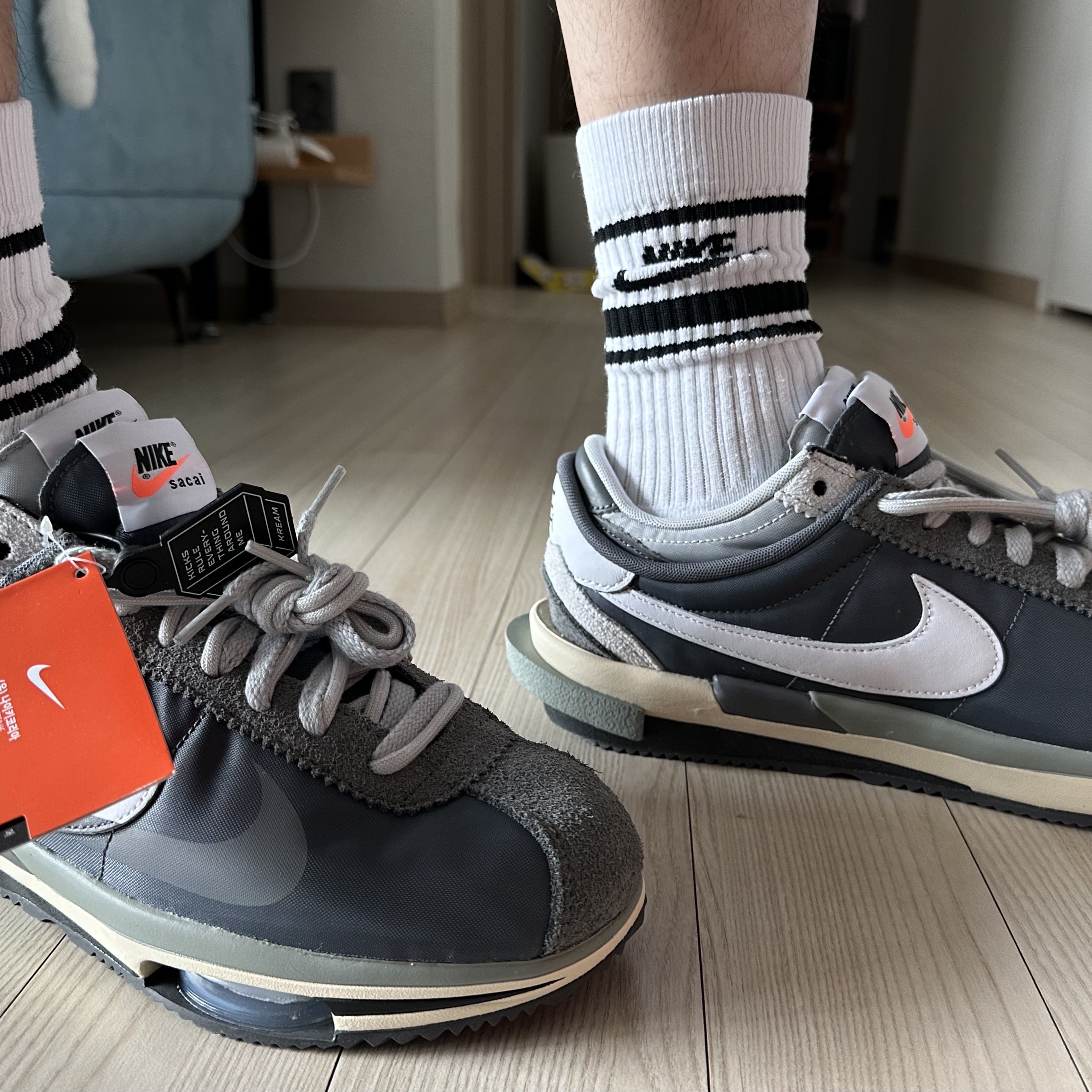 Nike x Sacai Zoom Cortez SP Iron Grey 착용 스타일 - 2
