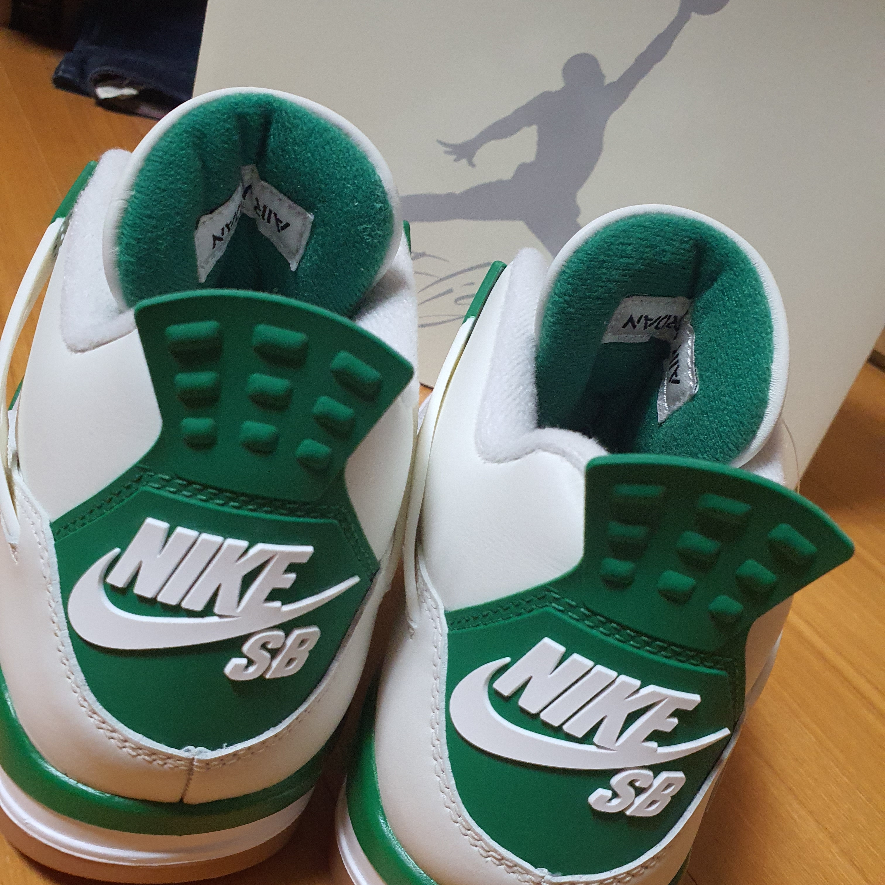 Jordan 4 x Nike SB Retro SP Pine Green 착용 스타일 - 2