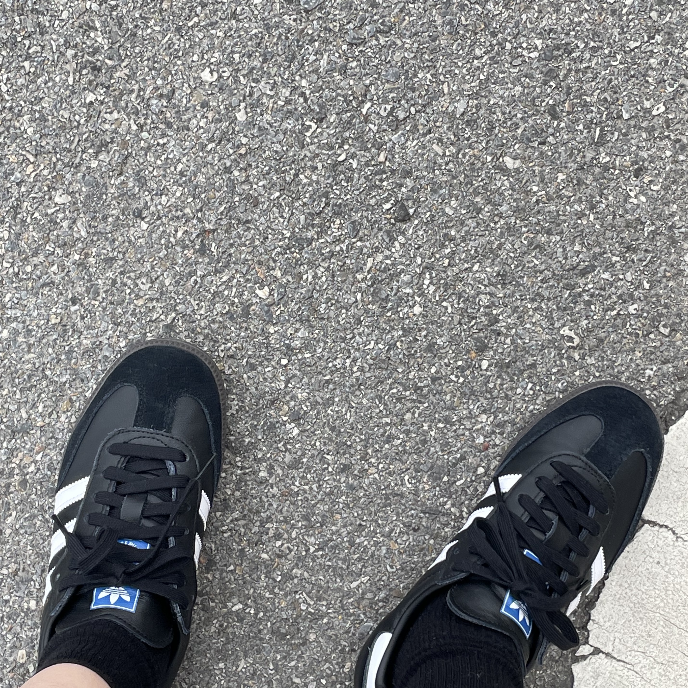 Adidas Samba OG Black White Gum 착용 스타일 - 1